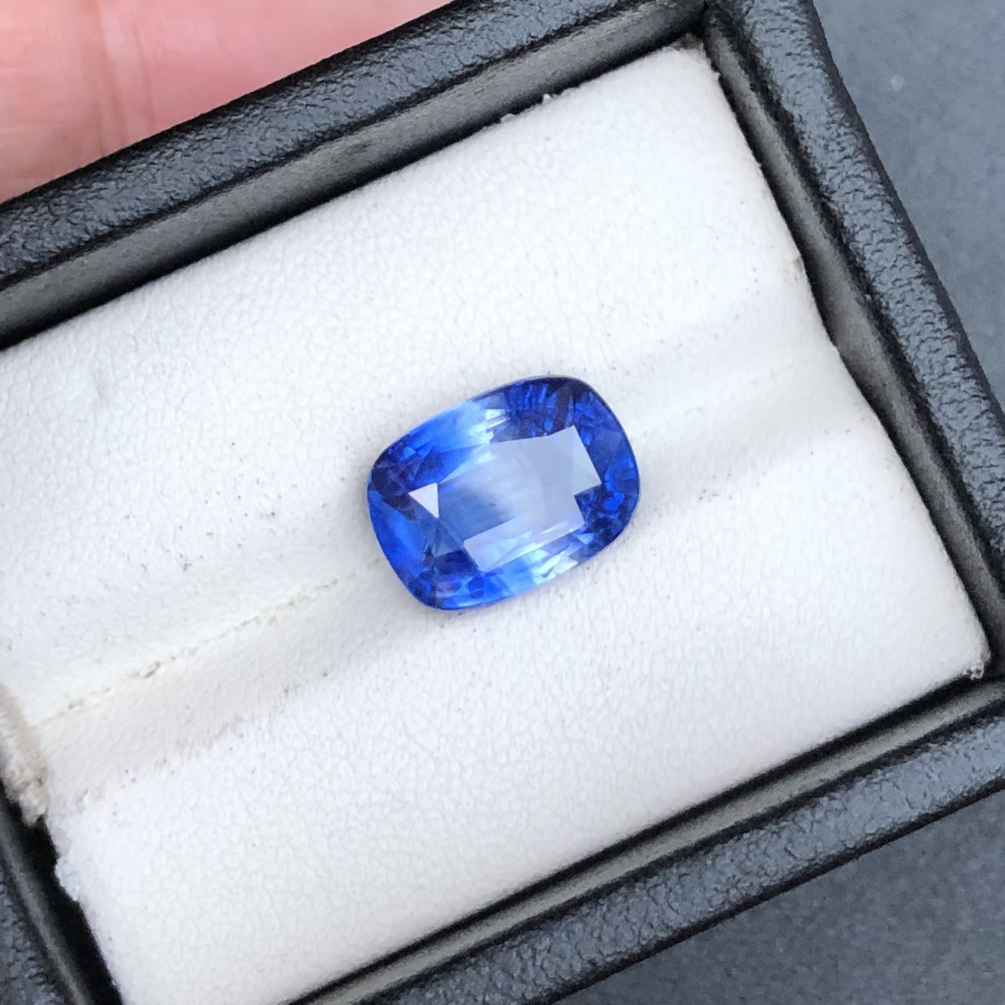 Bellerophon Certified 7.20 CT Natural Blue Sapphire Cushion Shape Loose Gemstone — view 3