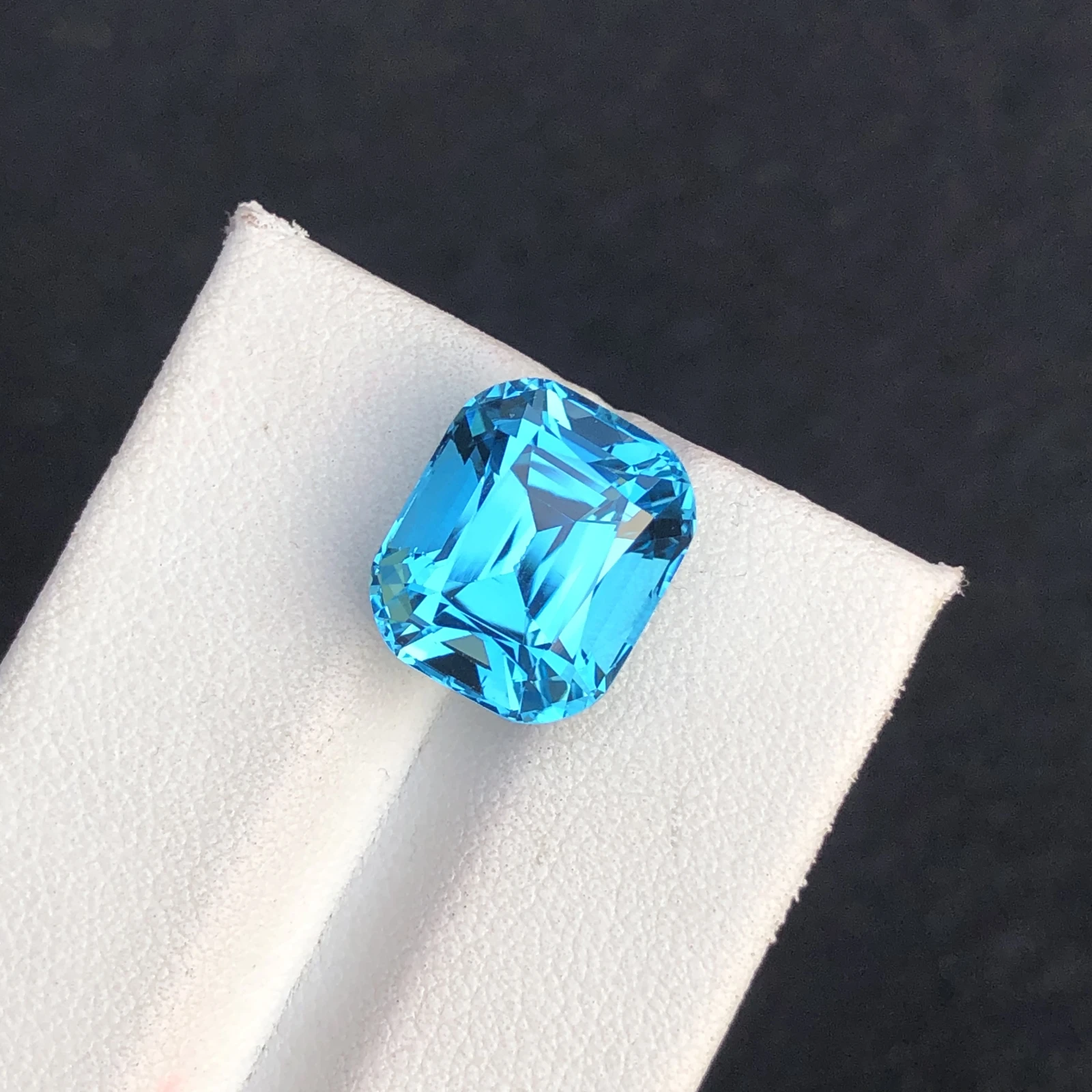 6.27ct Natural Swiss Blue Topaz Faceted Cushion Loose Gemstone — view 2