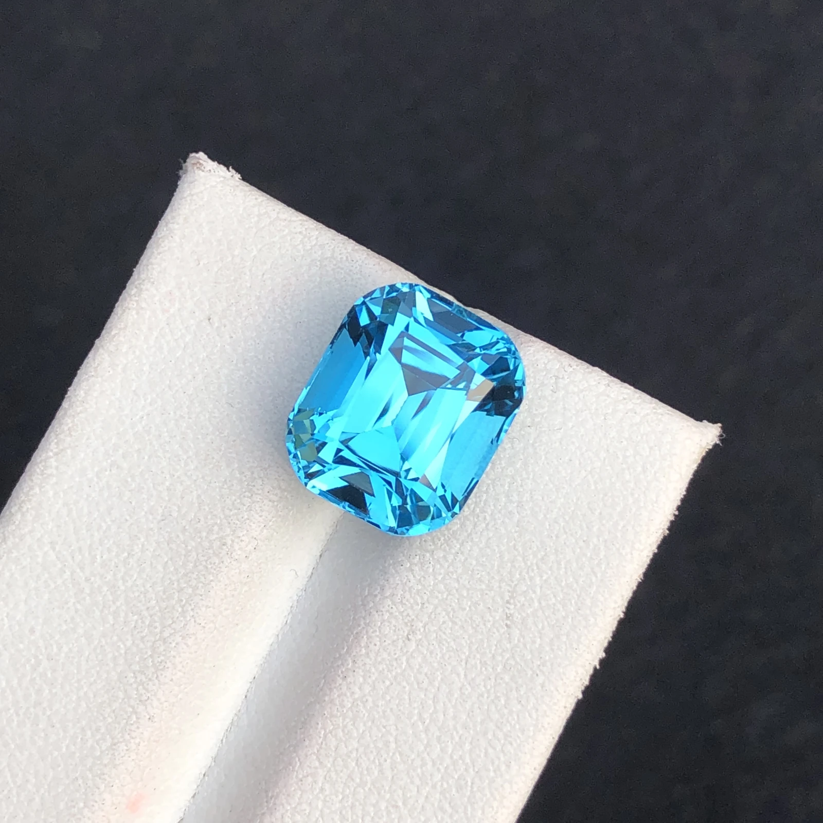 6.27ct Natural Swiss Blue Topaz Faceted Cushion Loose Gemstone — view 3