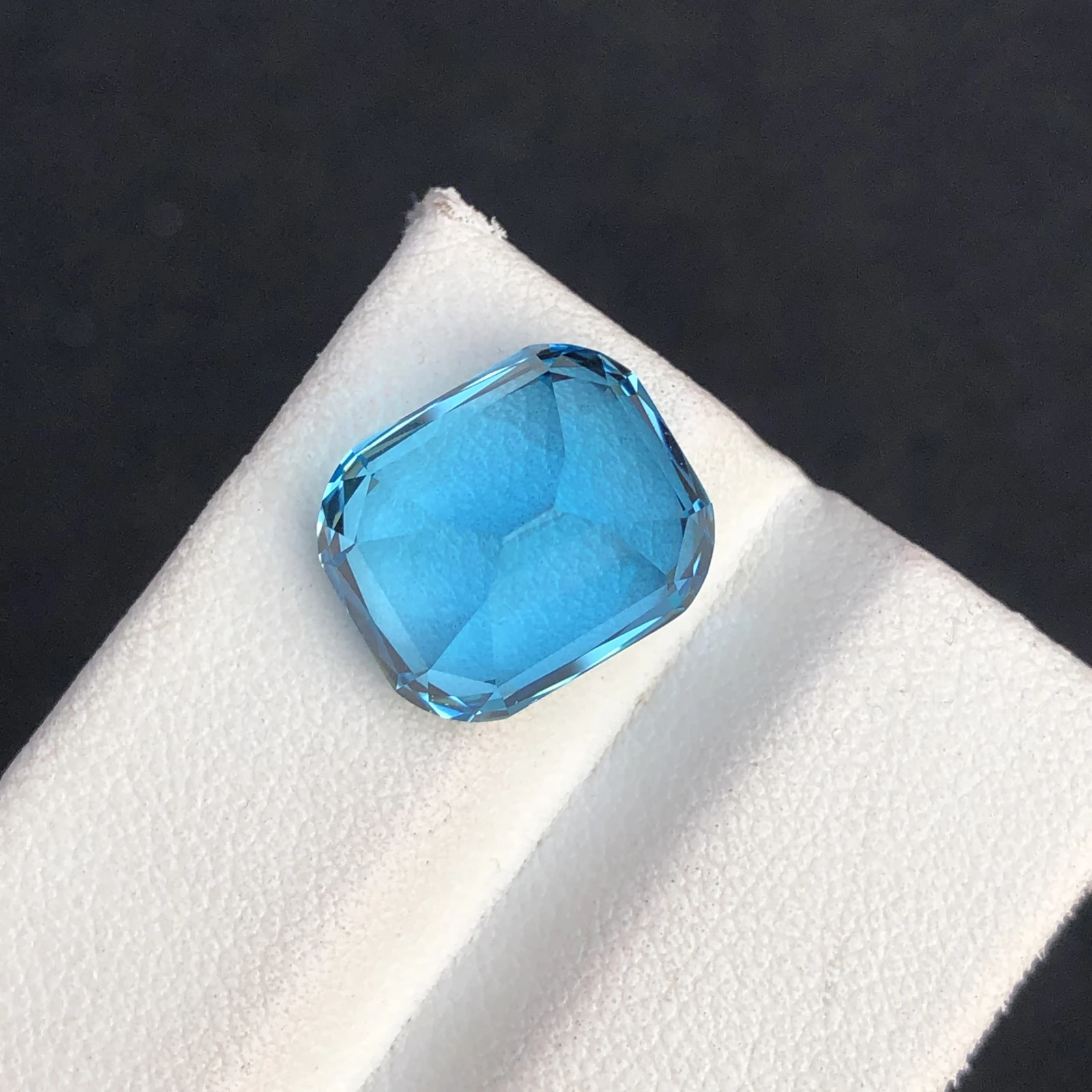 6.27ct Natural Swiss Blue Topaz Faceted Cushion Loose Gemstone — view 4