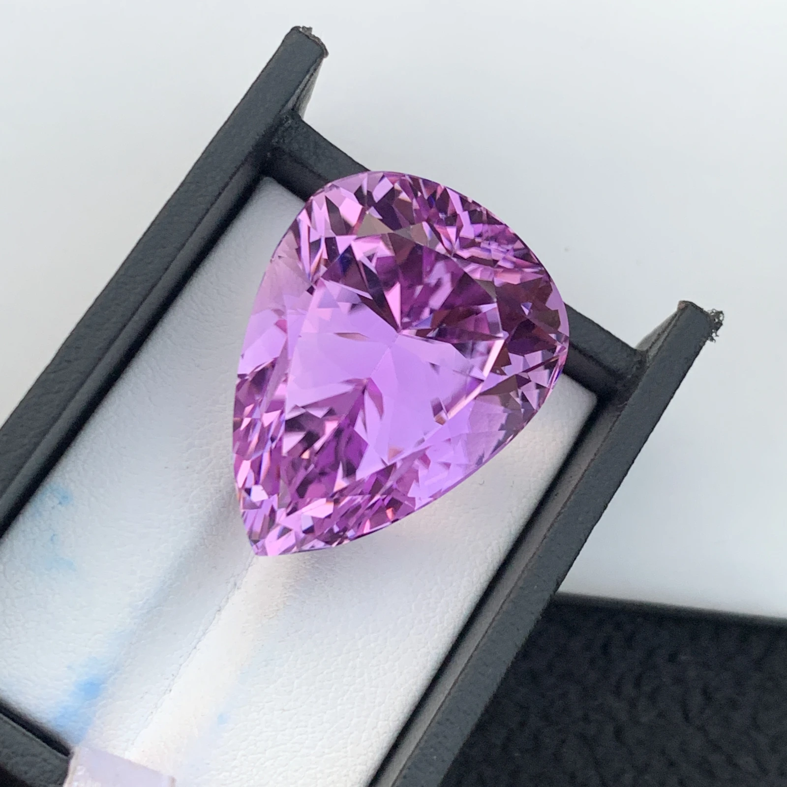 94.75ct Natural Pink Kunzite Pear Shape Loose Gemstone from Afghanistan — view 3