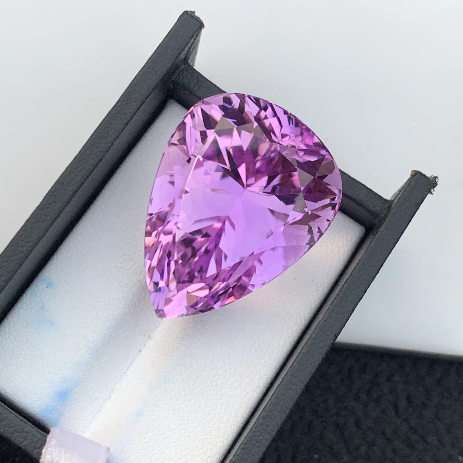 94.75ct Natural Pink Kunzite Pear Shape Loose Gemstone from Afghanistan — view 4