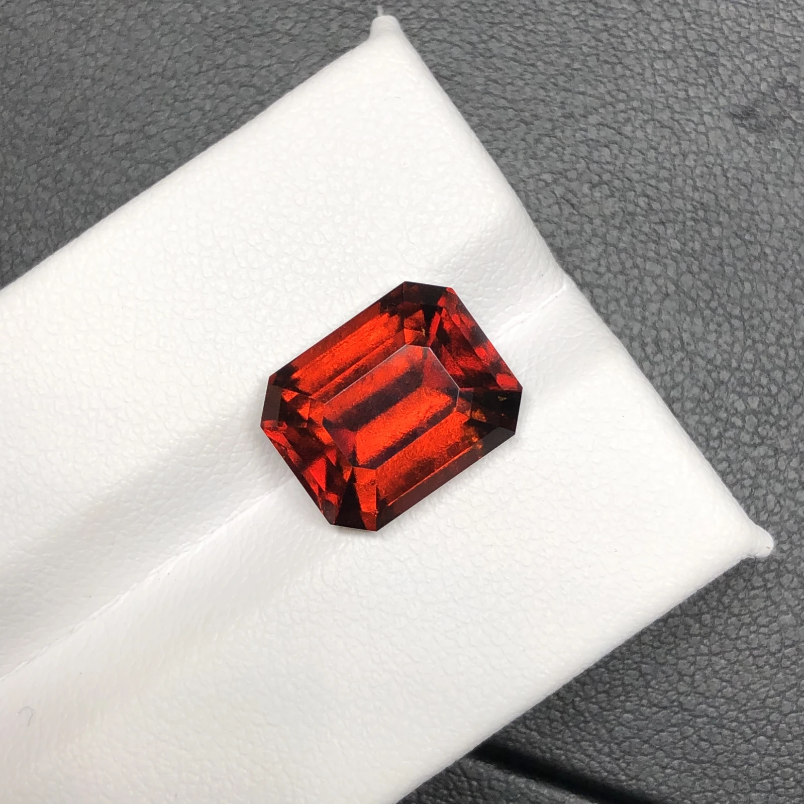 8.83 Carat Natural Spessartine Garnet Faceted Loose Gemstone — view 9