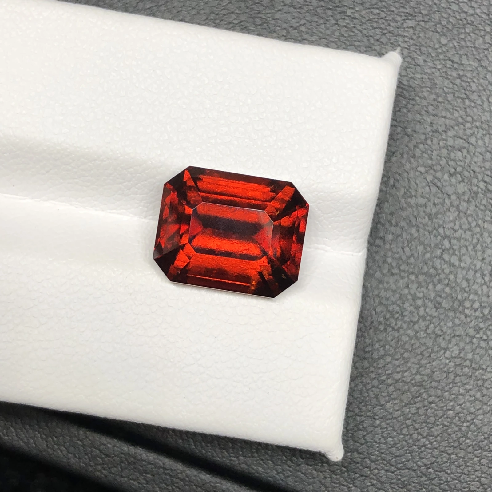 8.83 Carat Natural Spessartine Garnet Faceted Loose Gemstone — view 10