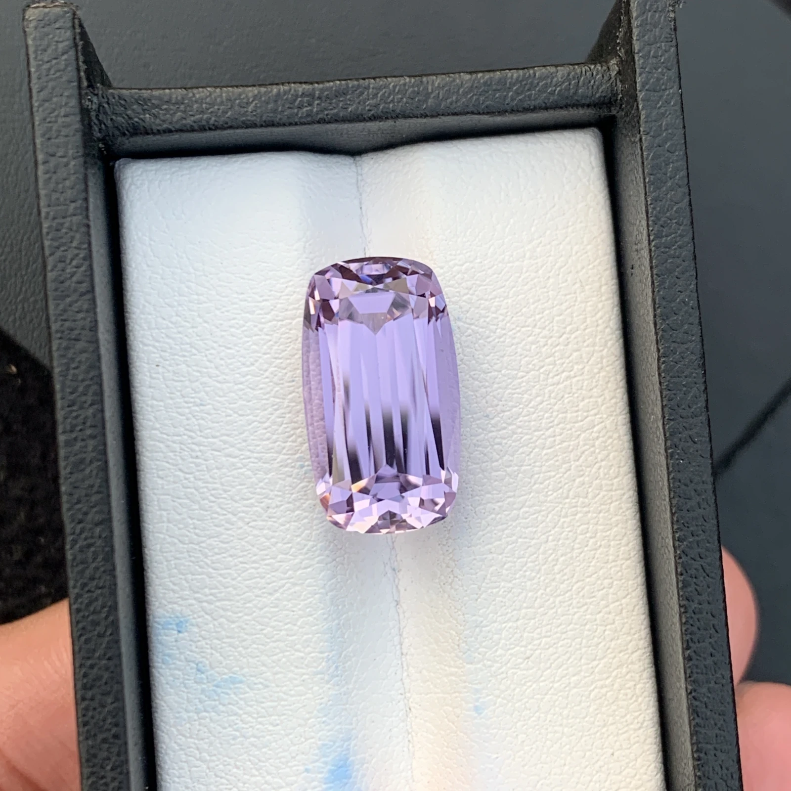 16.12 ct Natural Unheated Purple Kunzite Cushion Shape Loose Gemstone from Afghanistan — view 4