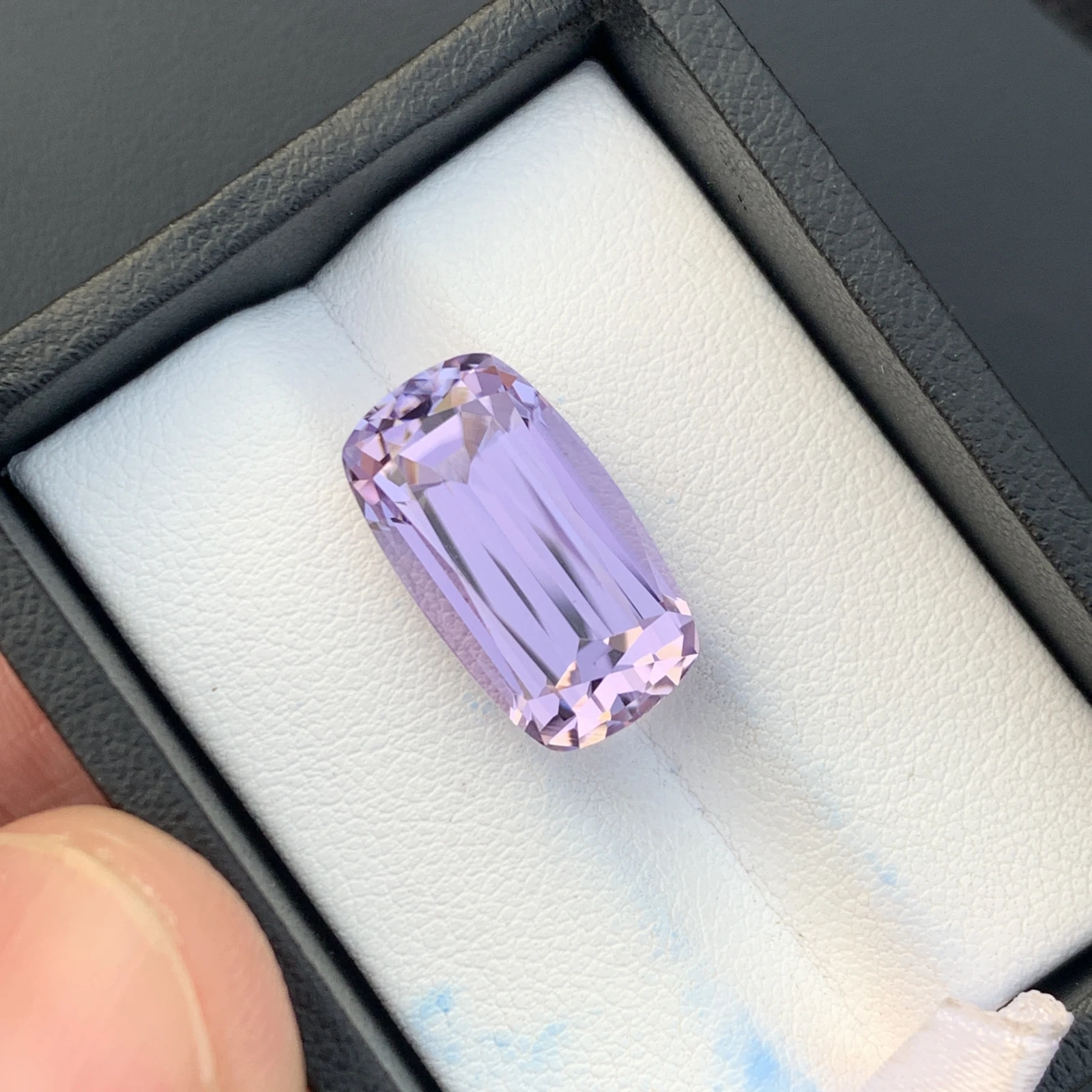 16.12 ct Natural Unheated Purple Kunzite Cushion Shape Loose Gemstone from Afghanistan — view 6