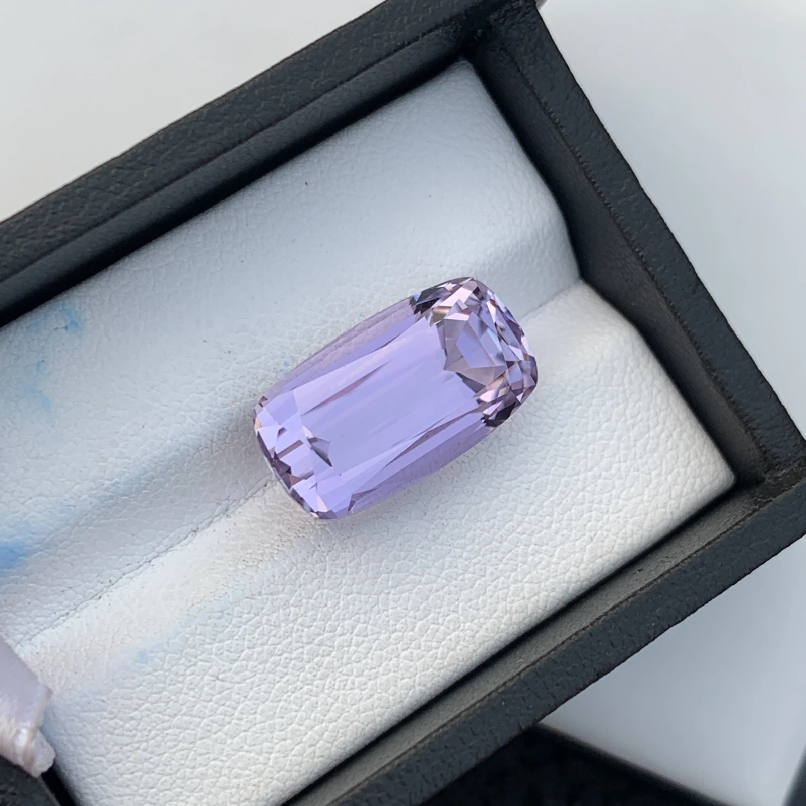 16.12 ct Natural Unheated Purple Kunzite Cushion Shape Loose Gemstone from Afghanistan — view 9