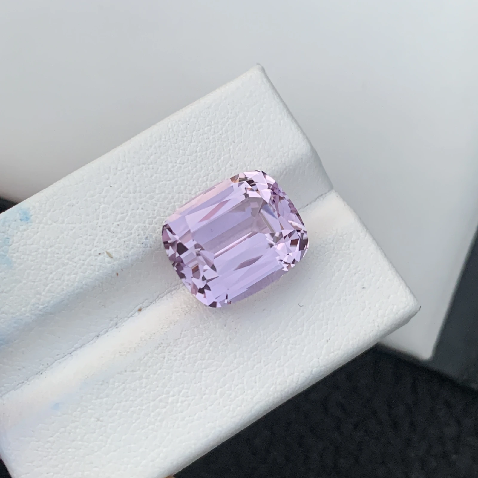 14.28 Ct Natural Unheated Pink Kunzite Cushion Shape Loose Gemstone from Afghanistan — view 4