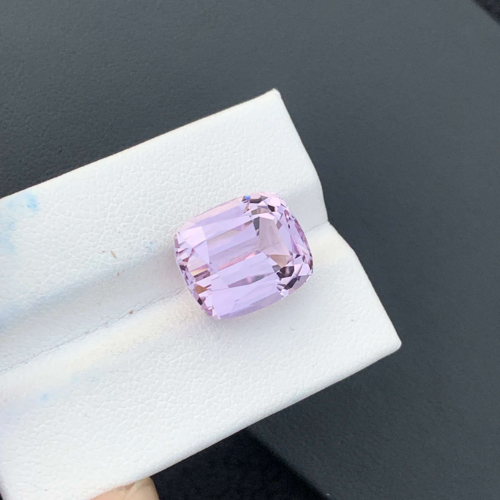 14.28 Ct Natural Unheated Pink Kunzite Cushion Shape Loose Gemstone from Afghanistan — view 8