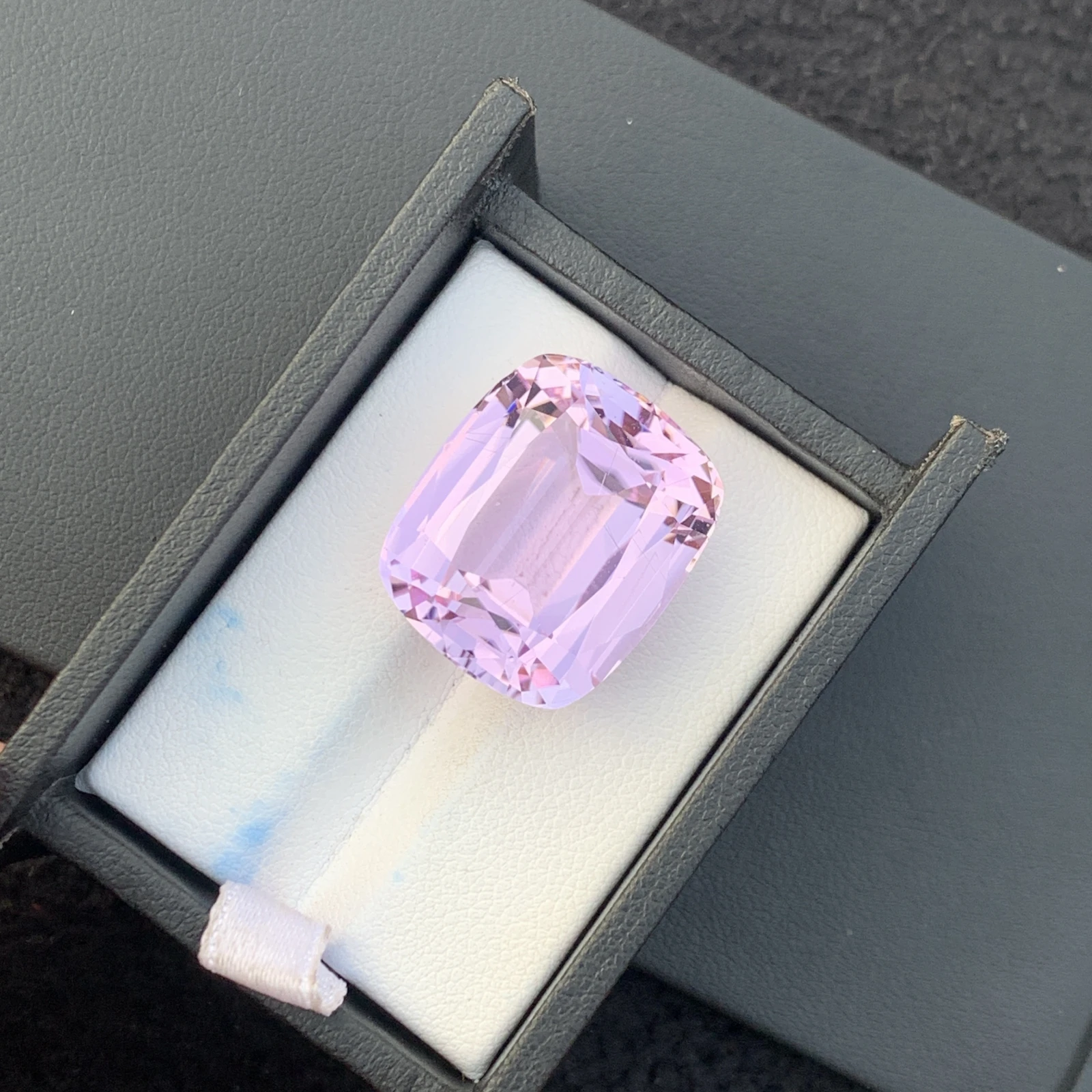 41.85 ct Natural Pink Kunzitw Cushion Shape Loose Gemstone from Afghanistan — view 6
