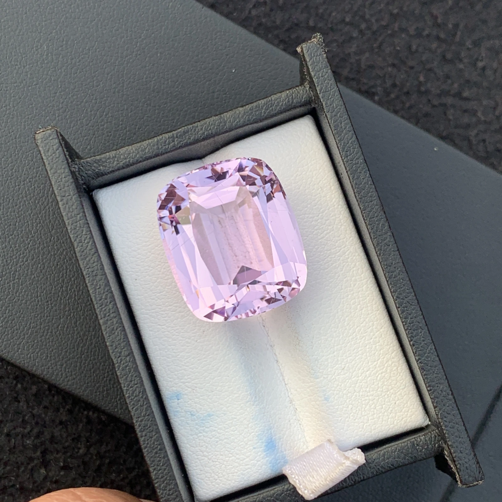 41.85 ct Natural Pink Kunzitw Cushion Shape Loose Gemstone from Afghanistan — view 8