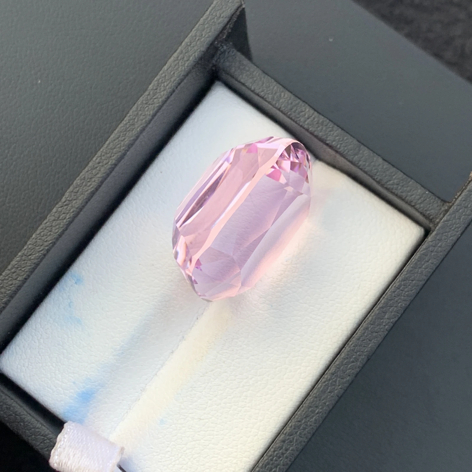 41.85 ct Natural Pink Kunzitw Cushion Shape Loose Gemstone from Afghanistan — view 10