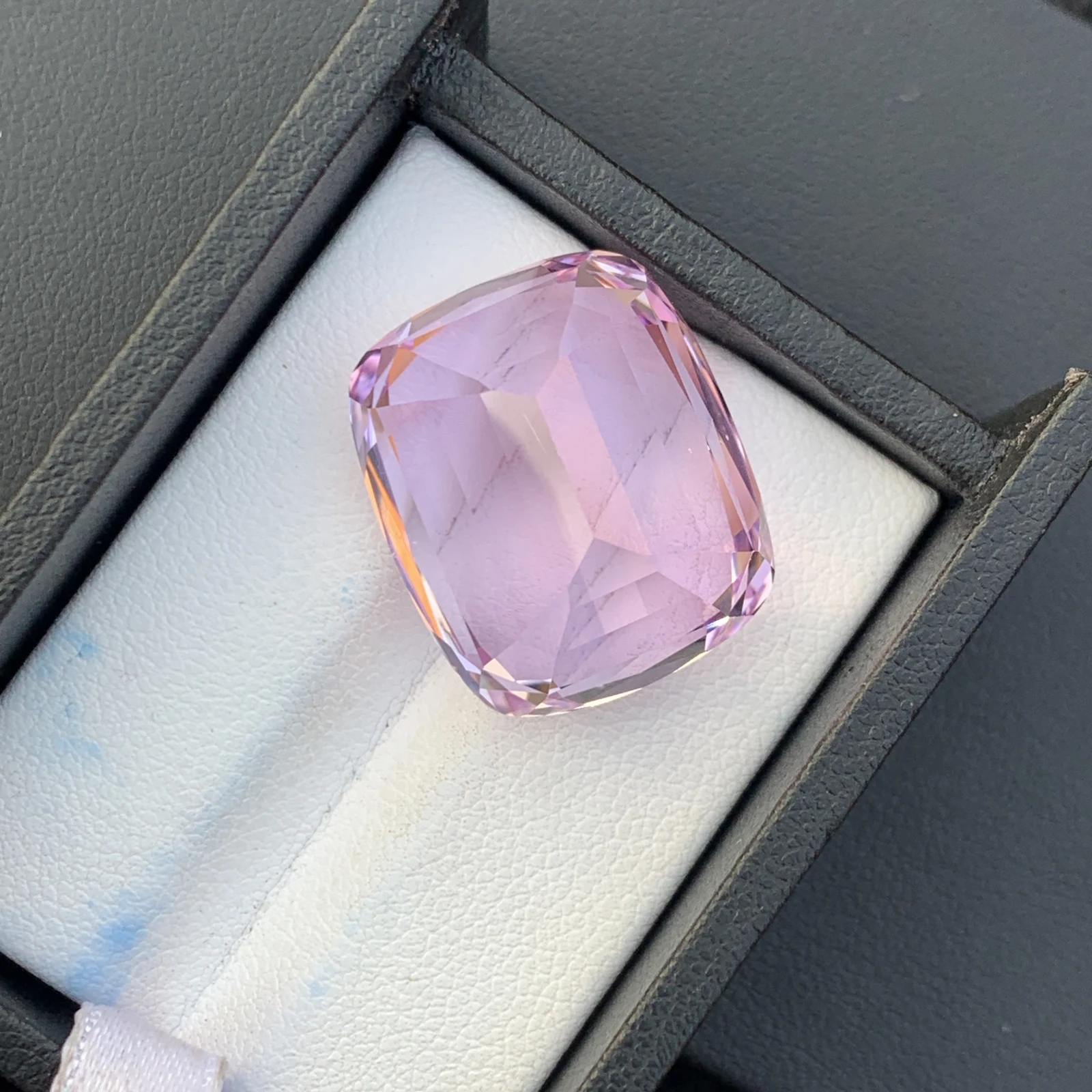 41.85 ct Natural Pink Kunzitw Cushion Shape Loose Gemstone from Afghanistan — view 11
