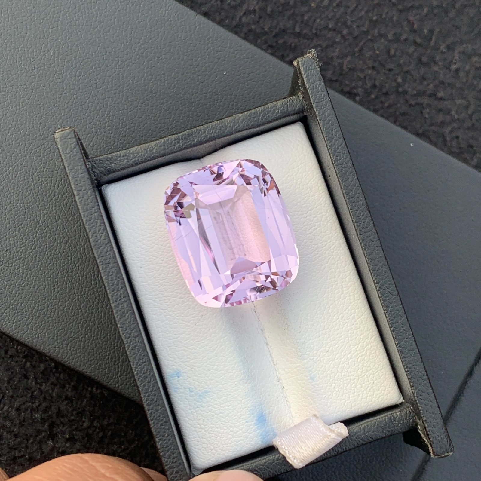41.85 ct Natural Pink Kunzitw Cushion Shape Loose Gemstone from Afghanistan — view 7