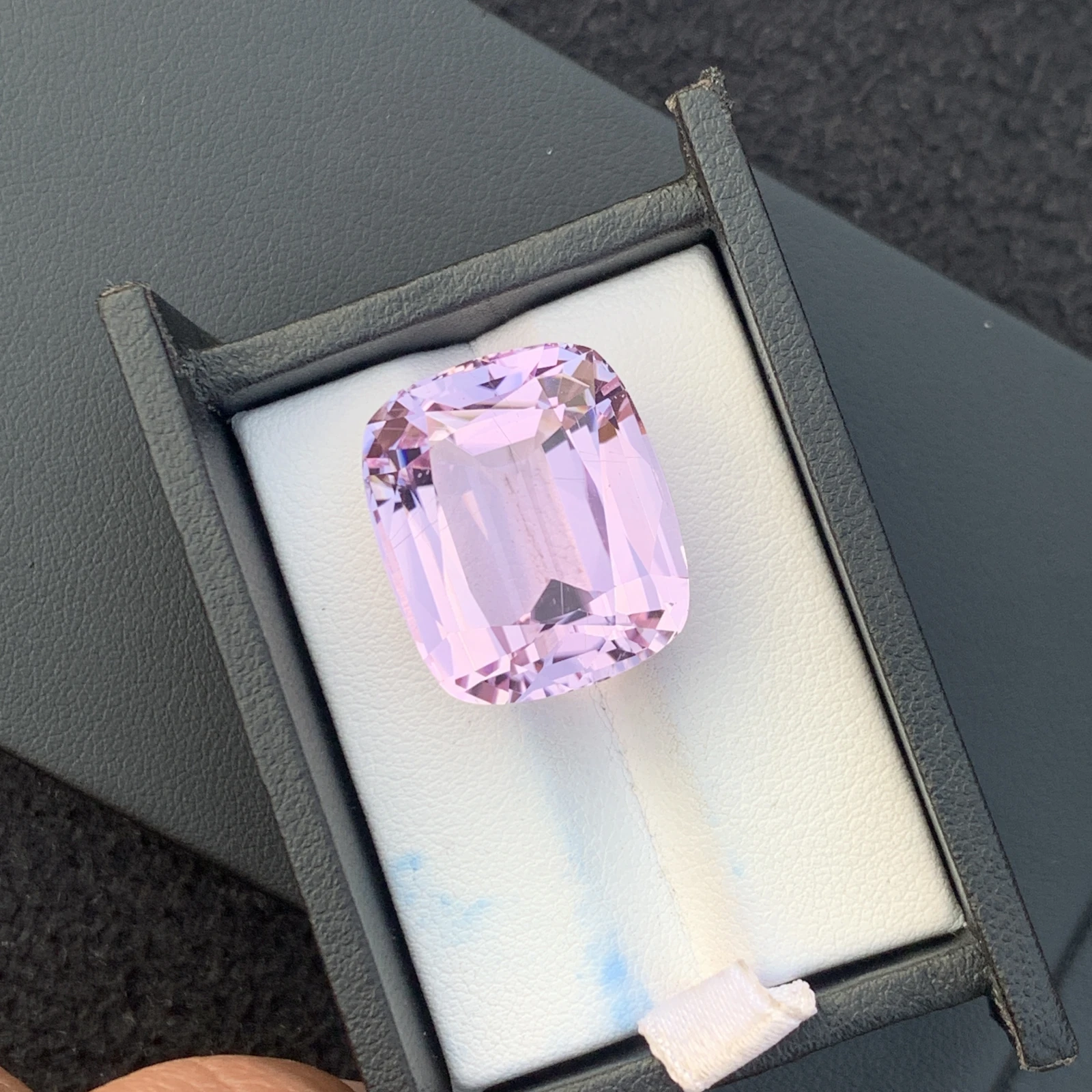 41.85 ct Natural Pink Kunzitw Cushion Shape Loose Gemstone from Afghanistan — view 9