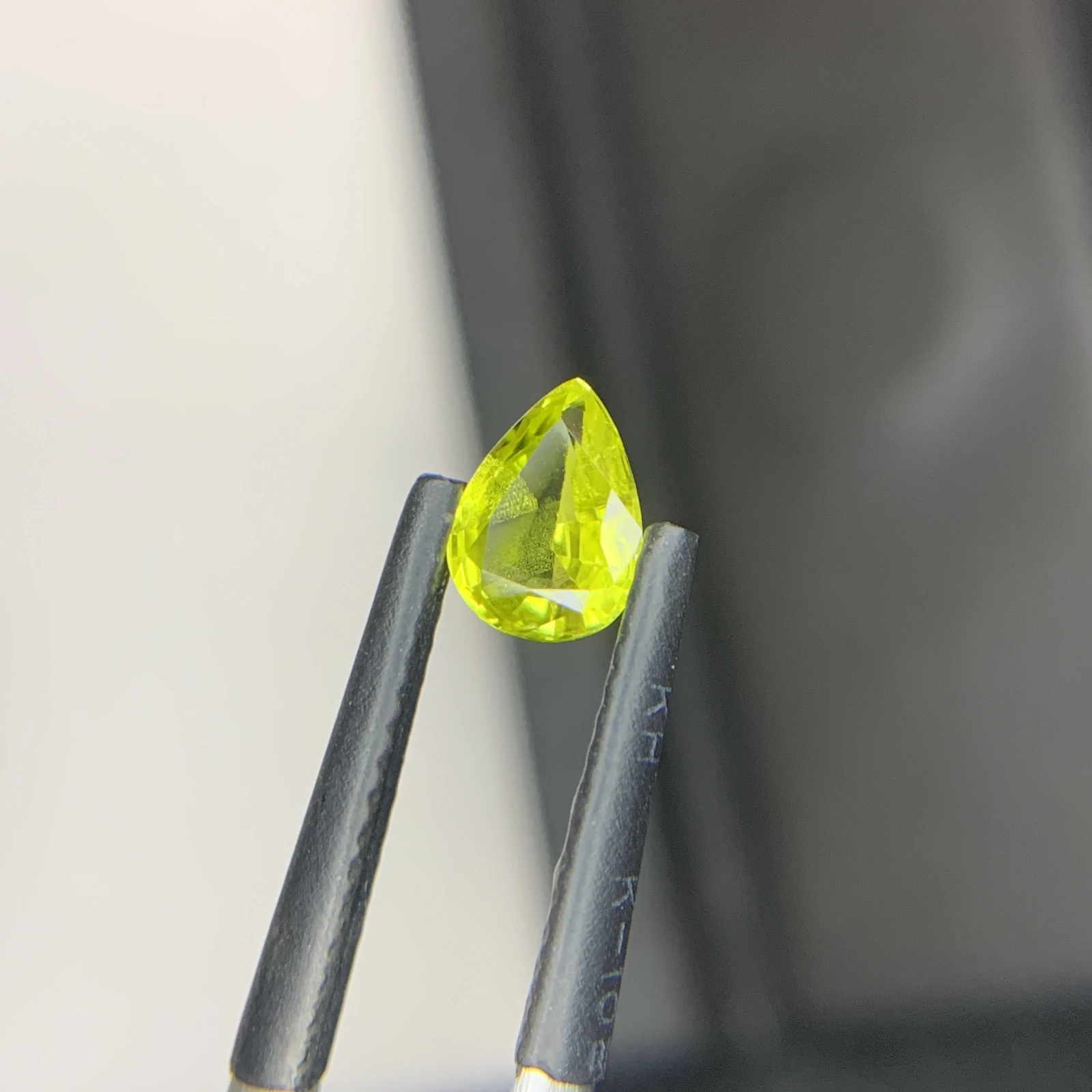 IGI Certified 0.67ct Natural Greenish Yellow Chrysoberyl Pear Shape Loose Gemstone — view 5