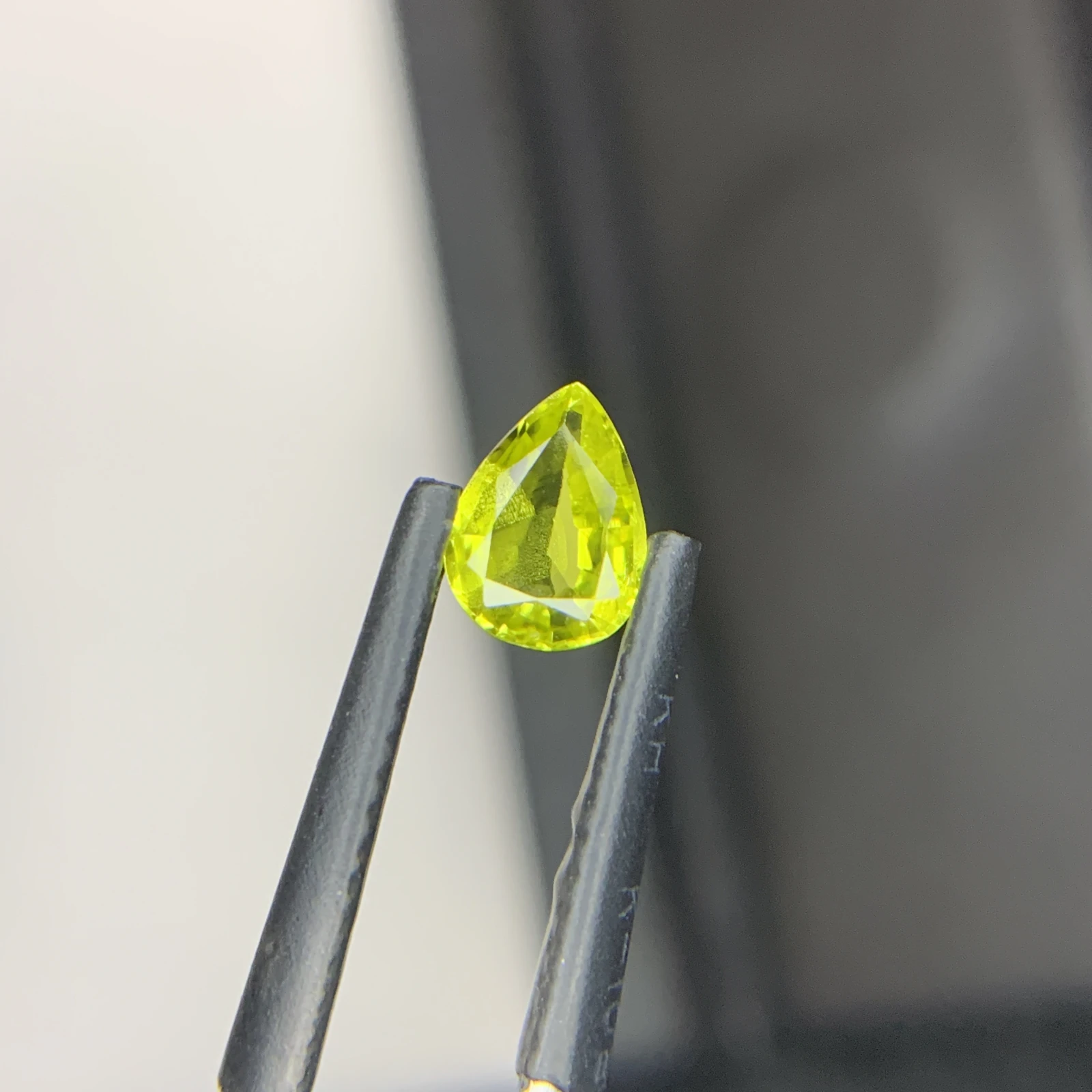 IGI Certified 0.67ct Natural Greenish Yellow Chrysoberyl Pear Shape Loose Gemstone — view 4