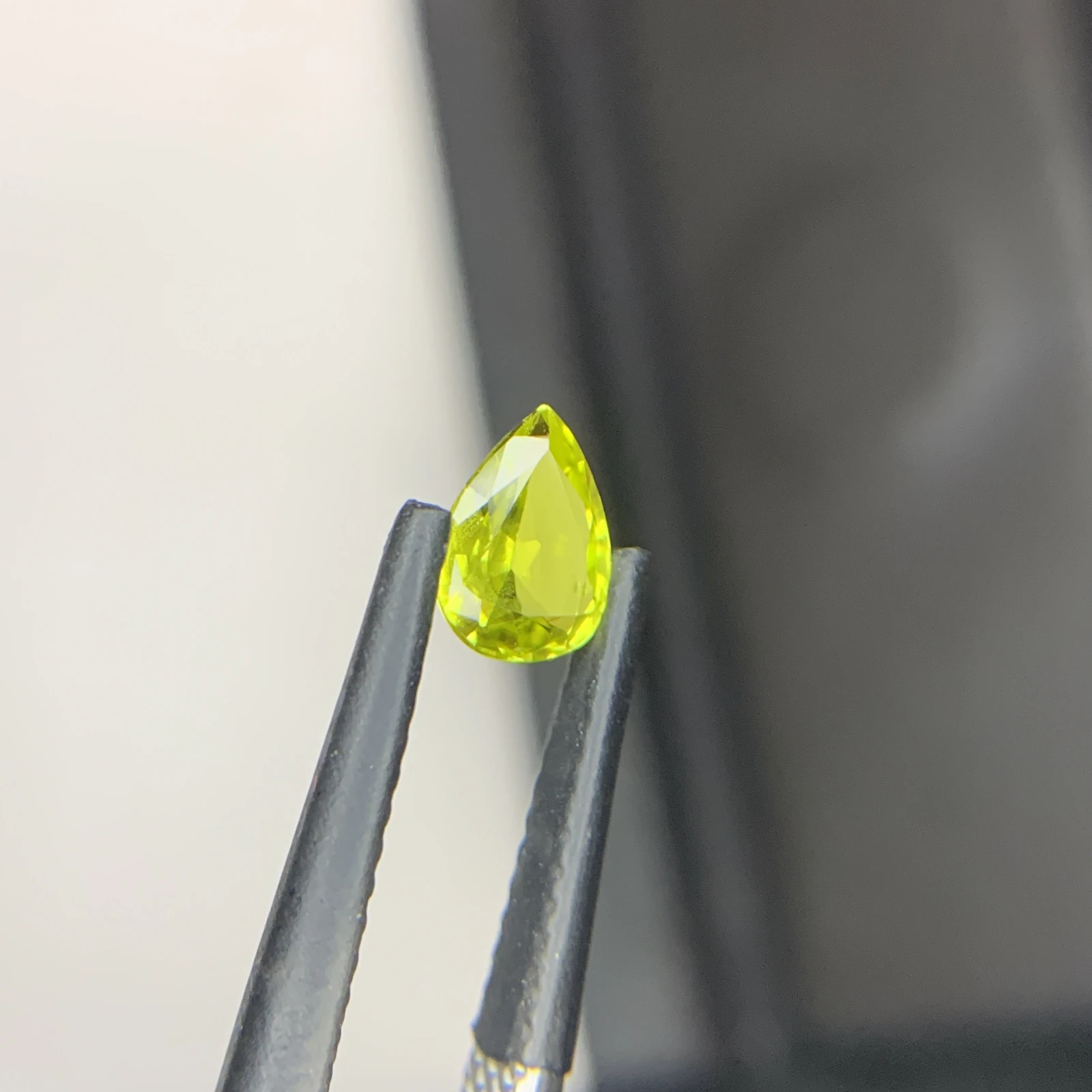 IGI Certified 0.67ct Natural Greenish Yellow Chrysoberyl Pear Shape Loose Gemstone — view 9