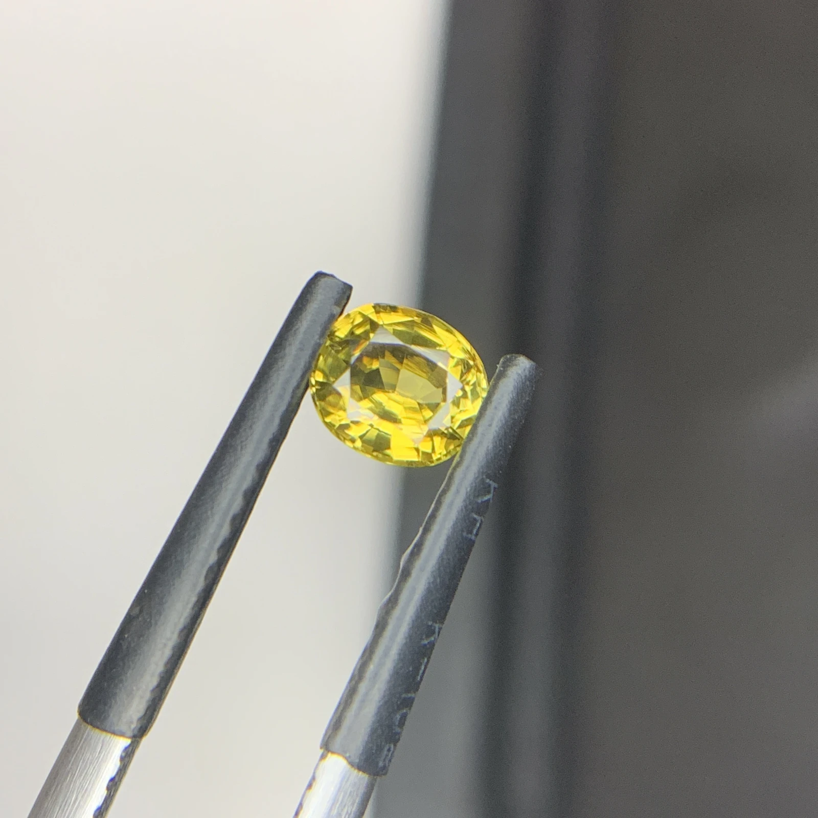IGI Certified 0.72ct Natural Brownish Yellow Chrysoberyl Oval Shape Loose Gemstone — view 1