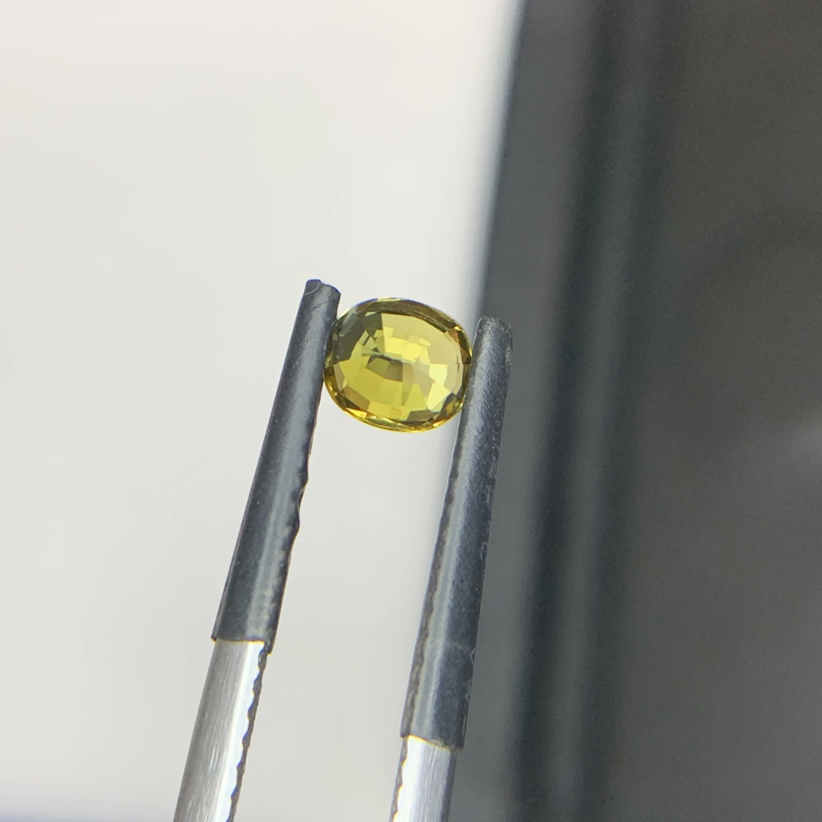 IGI Certified 0.72ct Natural Brownish Yellow Chrysoberyl Oval Shape Loose Gemstone — view 7