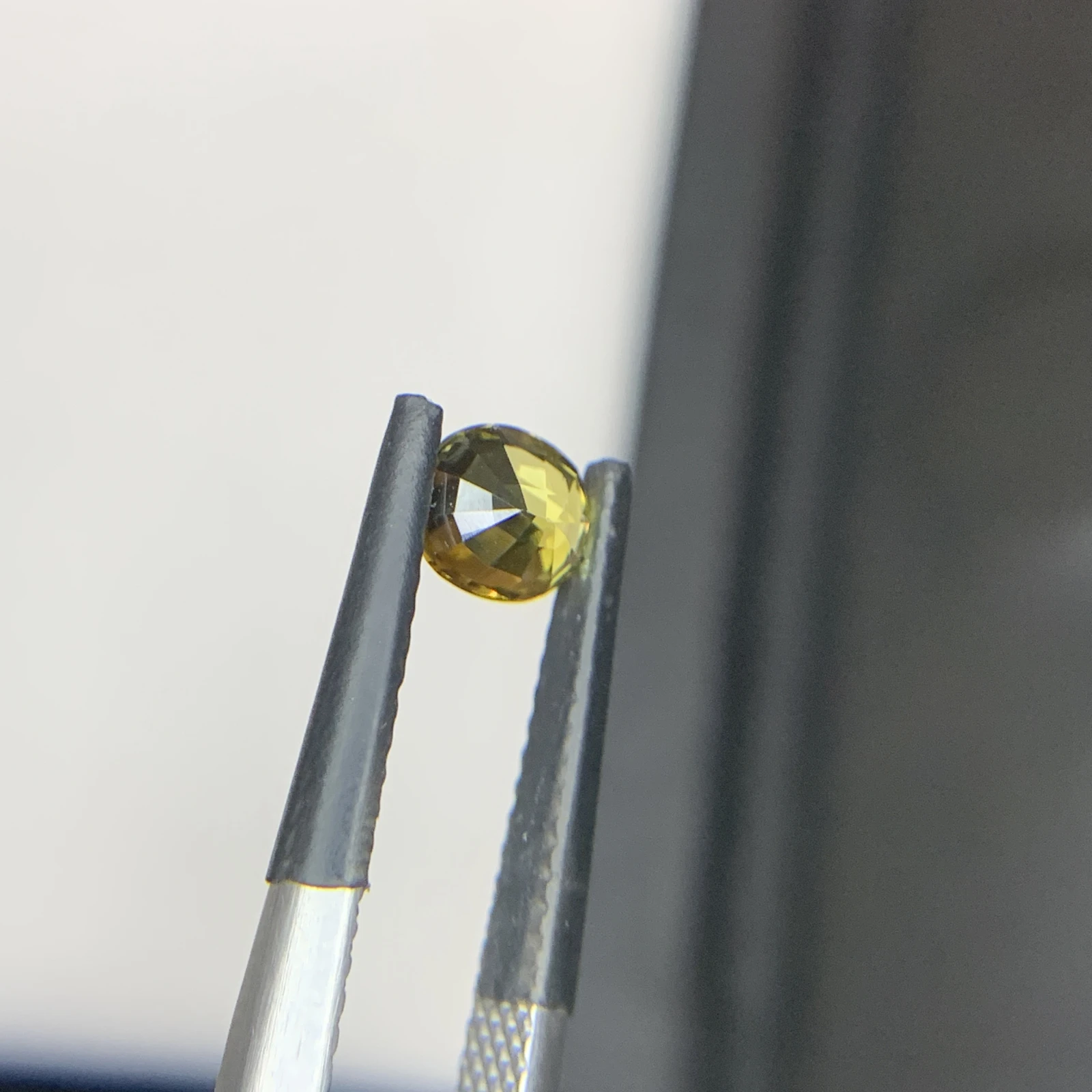 IGI Certified 0.72ct Natural Brownish Yellow Chrysoberyl Oval Shape Loose Gemstone — view 8