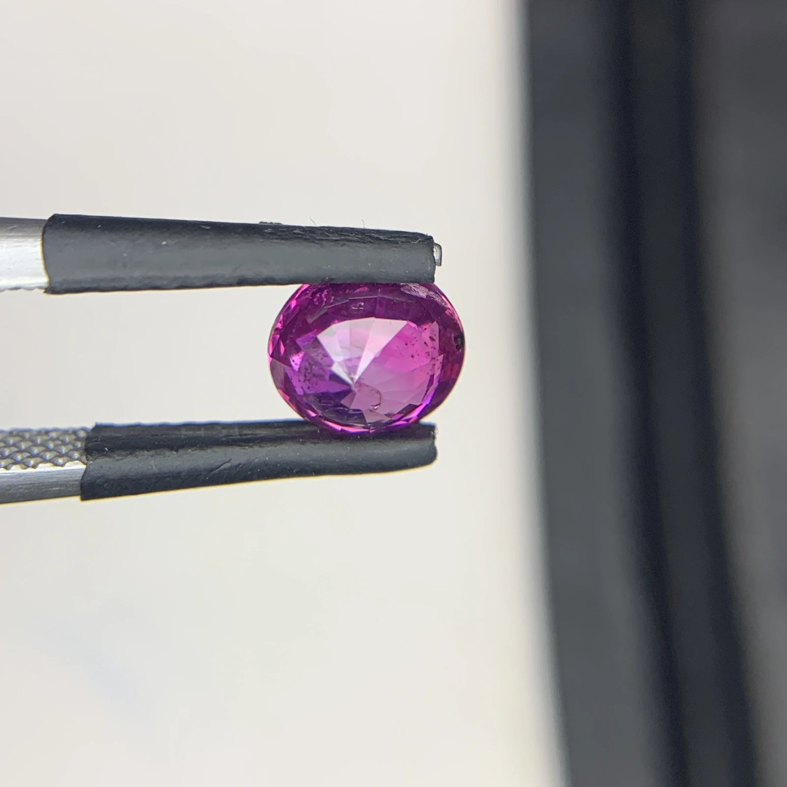 1.35 ct Natural Kashmir Pinkish Purple Sapphire Oval Shape Loose Gemstone from Pakistan — view 7