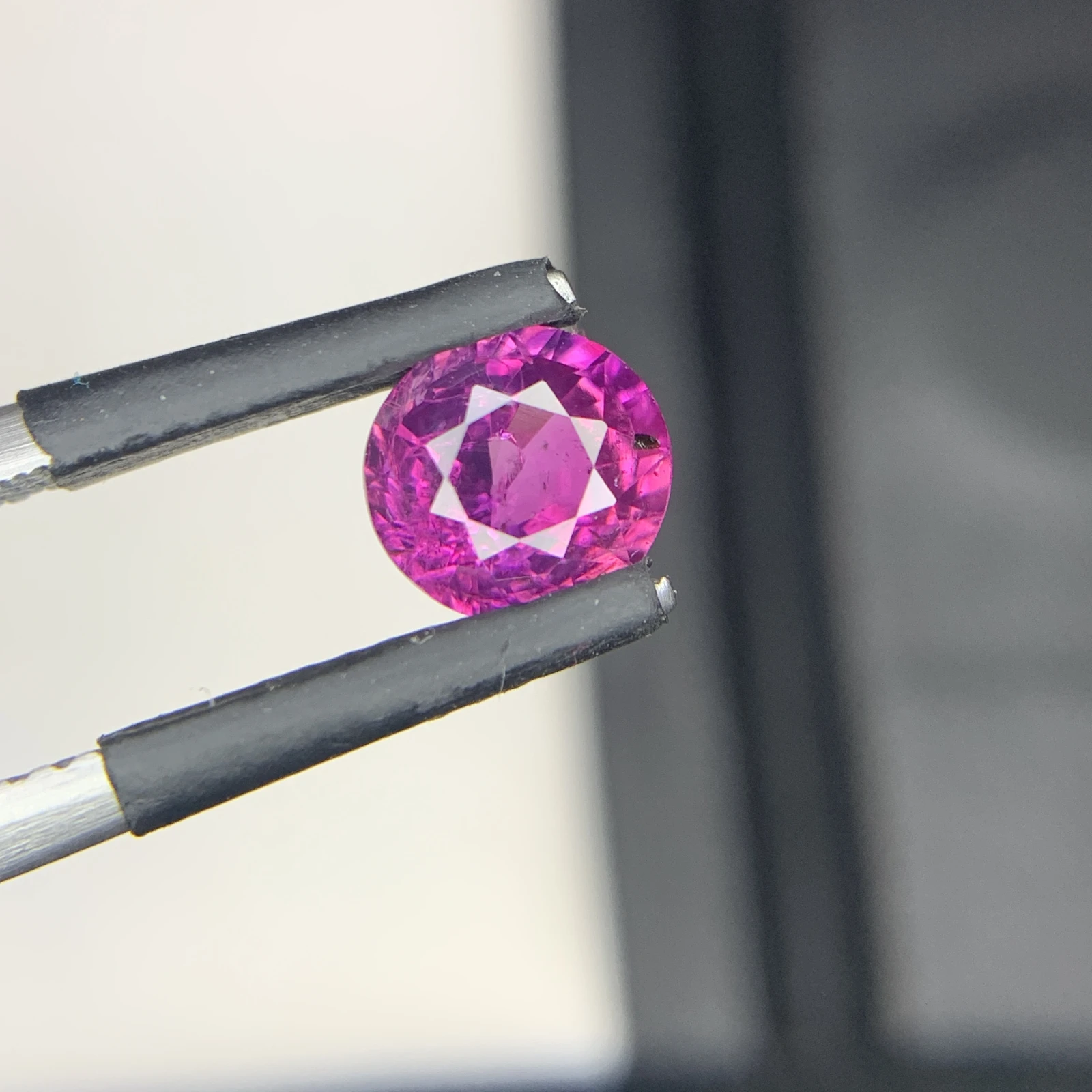 1.35 ct Natural Kashmir Pinkish Purple Sapphire Oval Shape Loose Gemstone from Pakistan — view 1