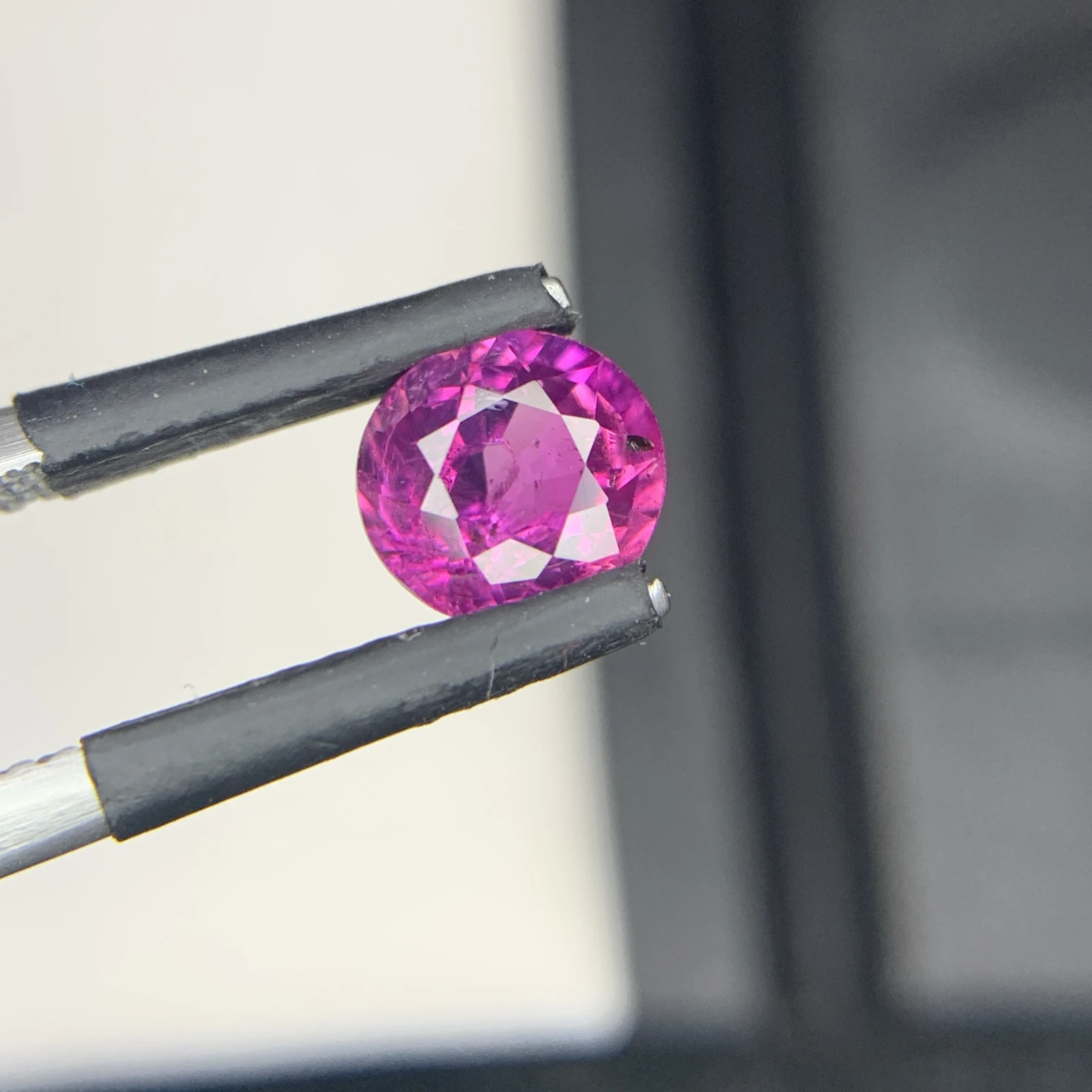 1.35 ct Natural Kashmir Pinkish Purple Sapphire Oval Shape Loose Gemstone from Pakistan — view 2