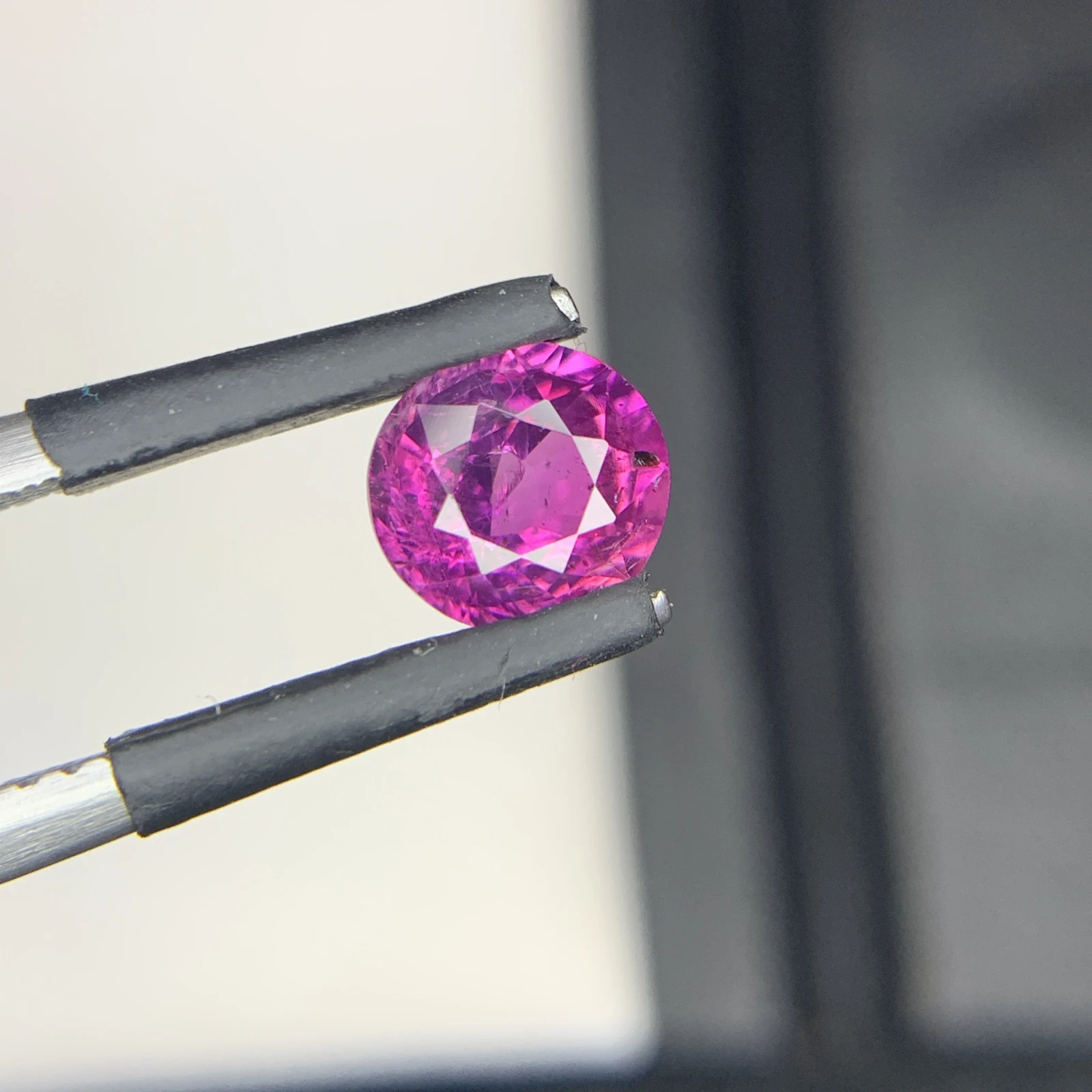 1.35 ct Natural Kashmir Pinkish Purple Sapphire Oval Shape Loose Gemstone from Pakistan — view 3