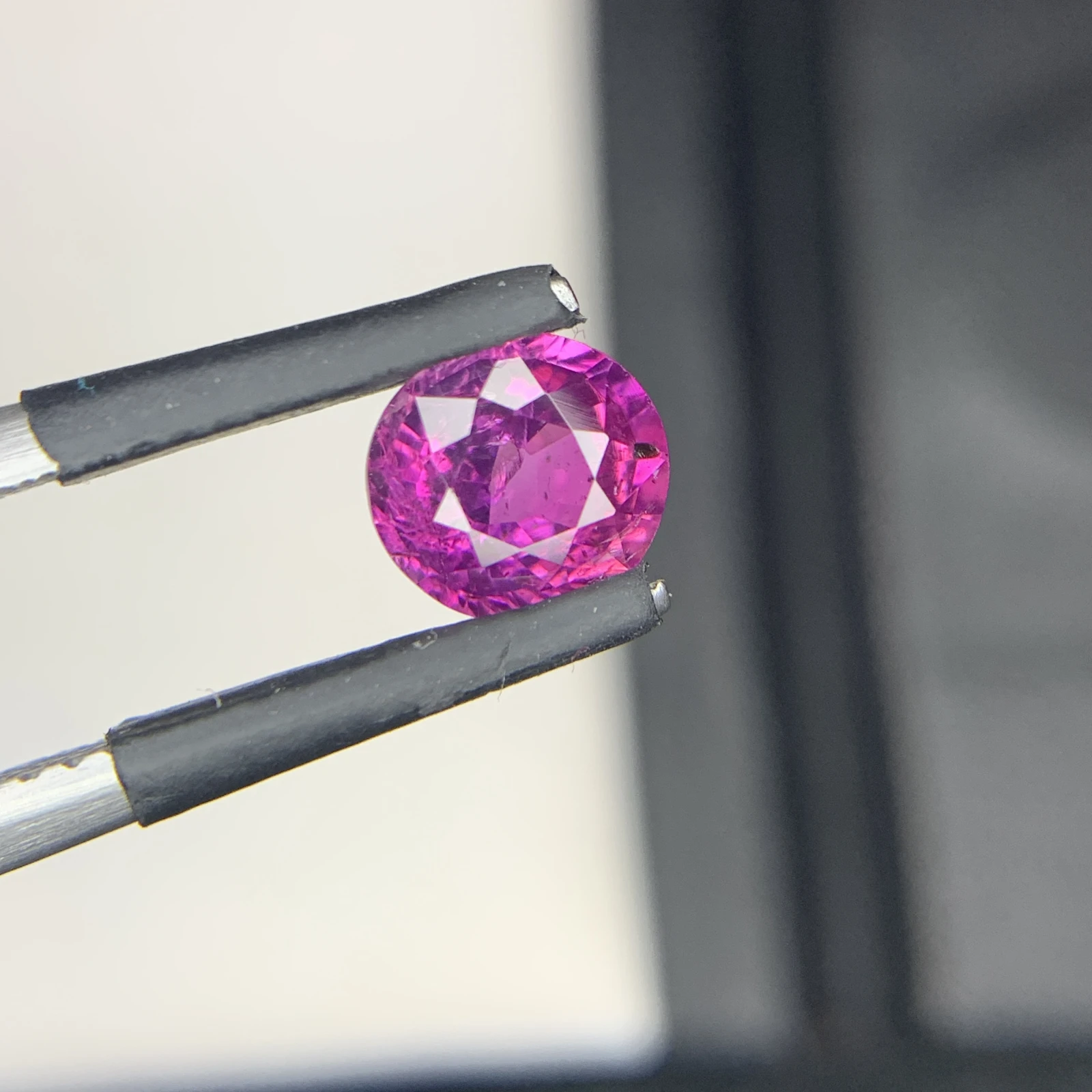 1.35 ct Natural Kashmir Pinkish Purple Sapphire Oval Shape Loose Gemstone from Pakistan — view 4