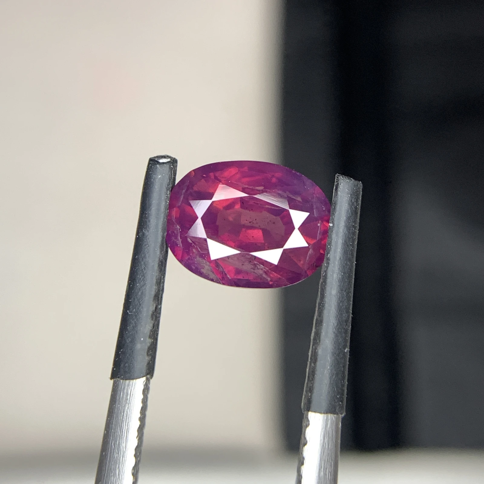 2.07 ct Natural Purplish Red Kashmir Ruby Oval Shape Loose Gemstone from Pakistan — view 1