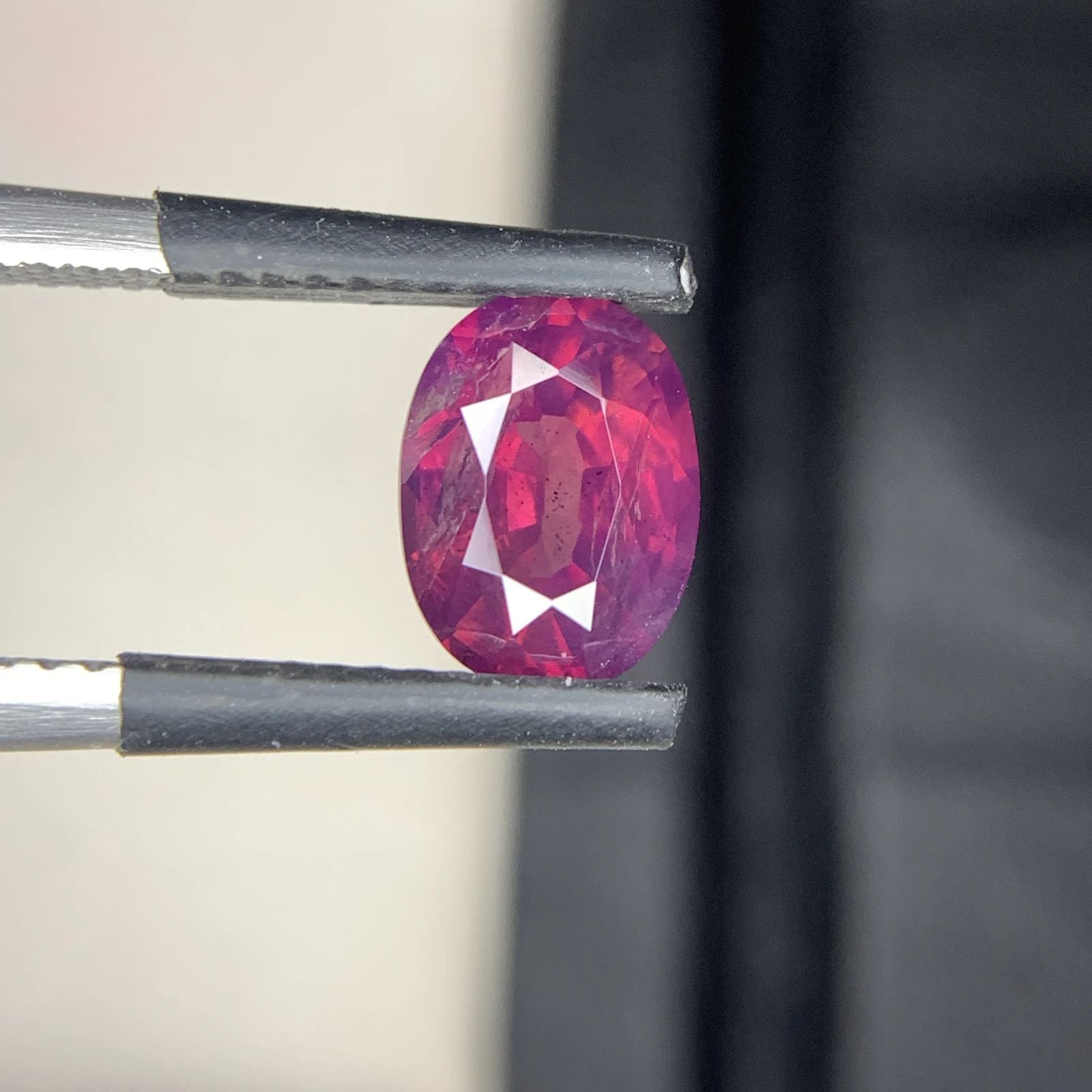 2.07 ct Natural Purplish Red Kashmir Ruby Oval Shape Loose Gemstone from Pakistan — view 4