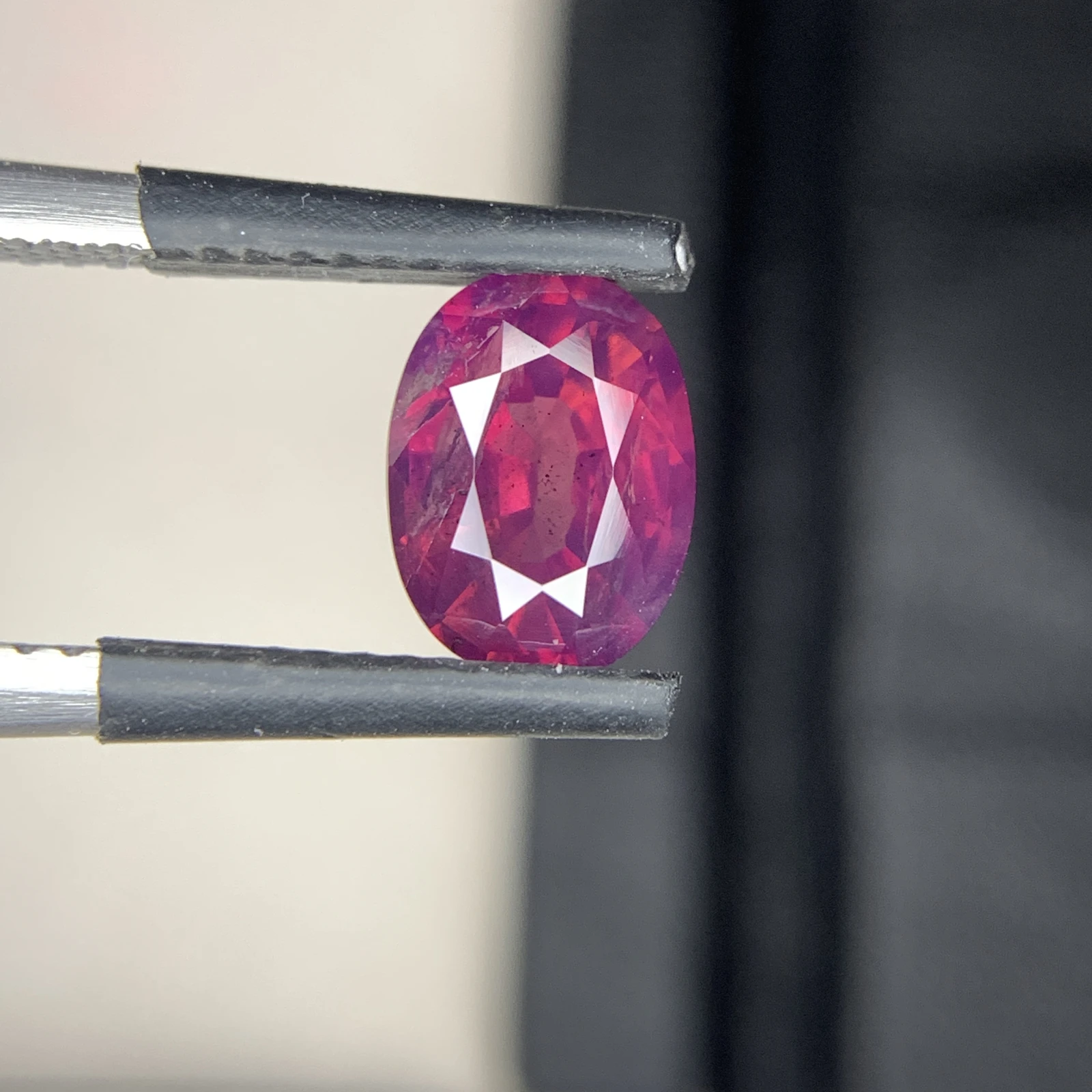 2.07 ct Natural Purplish Red Kashmir Ruby Oval Shape Loose Gemstone from Pakistan — view 5