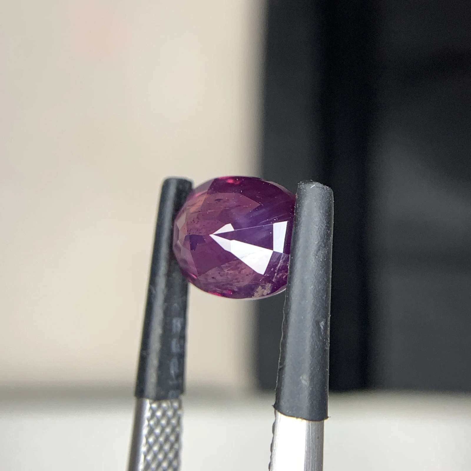 2.07 ct Natural Purplish Red Kashmir Ruby Oval Shape Loose Gemstone from Pakistan — view 7