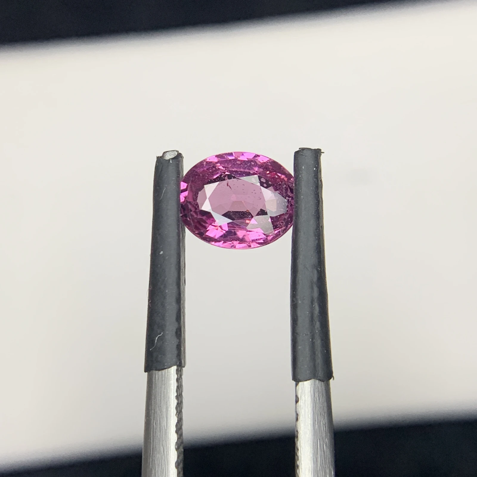 0.84 carat Natural Pink Kashmir Sapphire Oval Shape Loose Gemstone from Pakistan — view 6