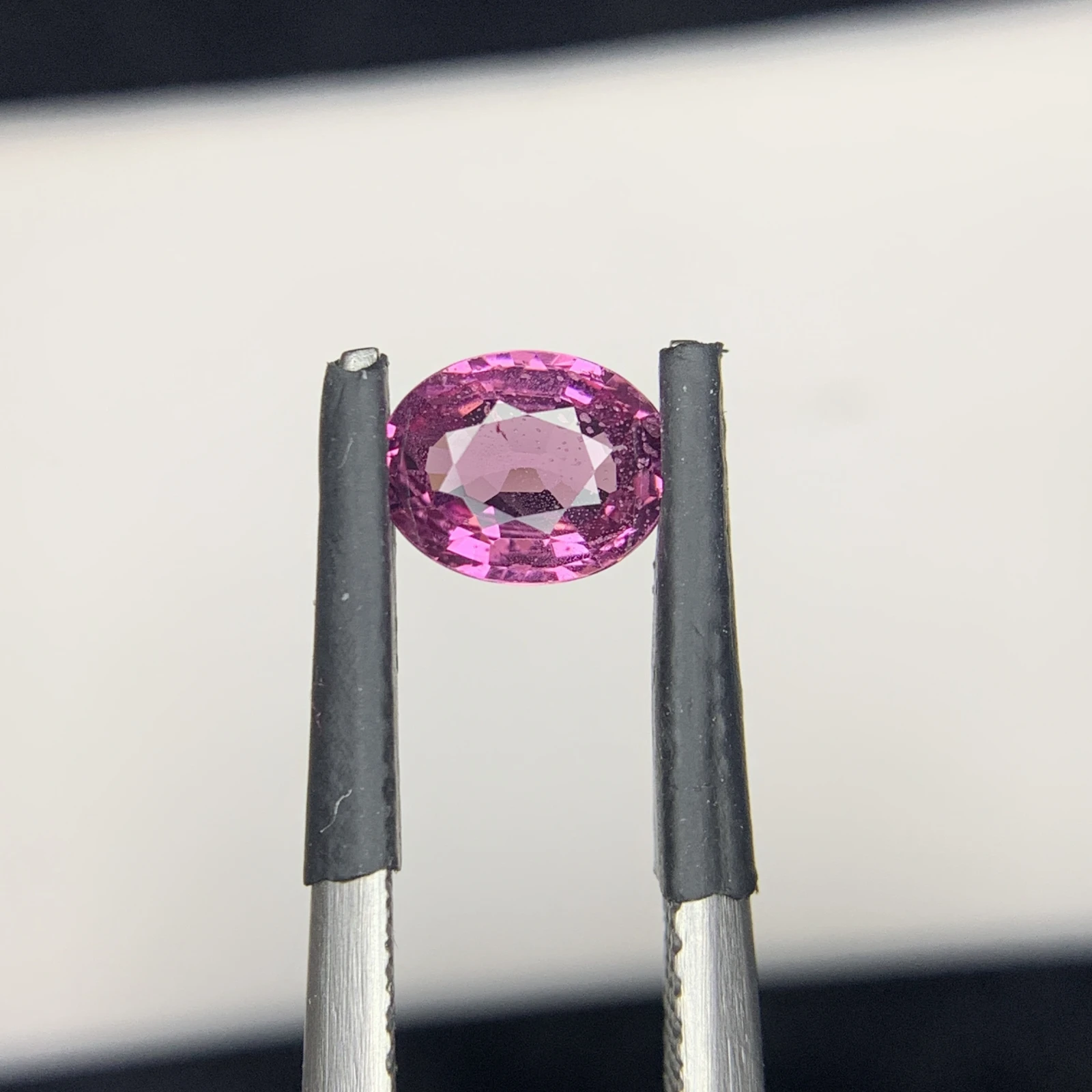 0.84 carat Natural Pink Kashmir Sapphire Oval Shape Loose Gemstone from Pakistan — view 7