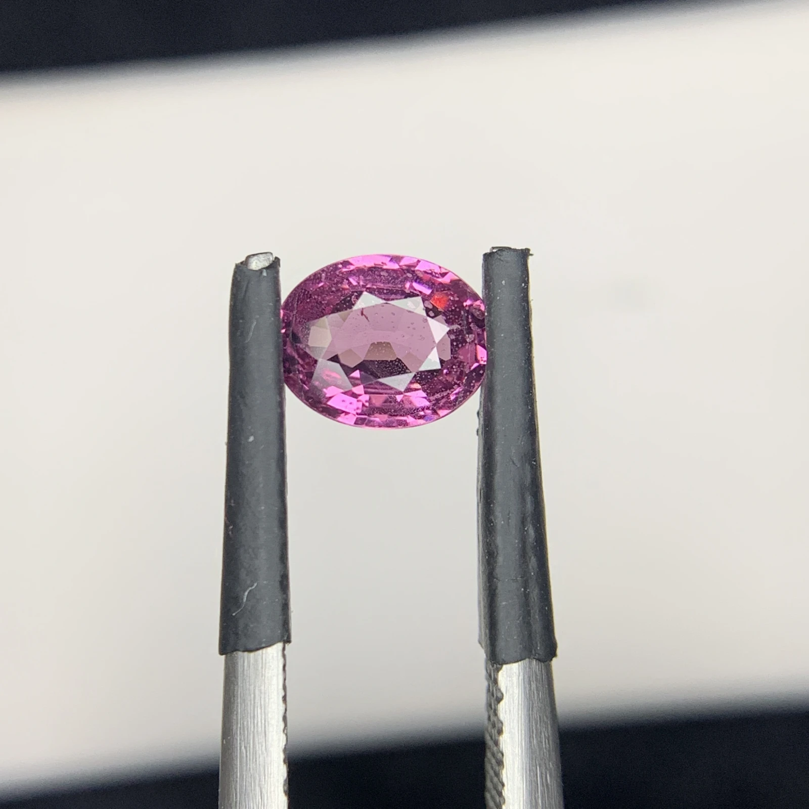 0.84 carat Natural Pink Kashmir Sapphire Oval Shape Loose Gemstone from Pakistan — view 8