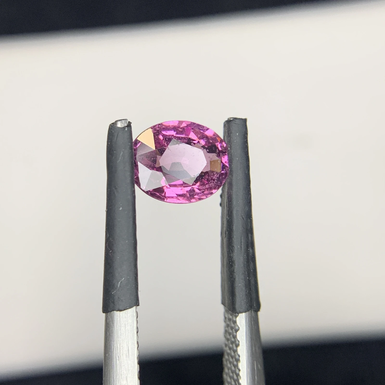 0.84 carat Natural Pink Kashmir Sapphire Oval Shape Loose Gemstone from Pakistan — view 2