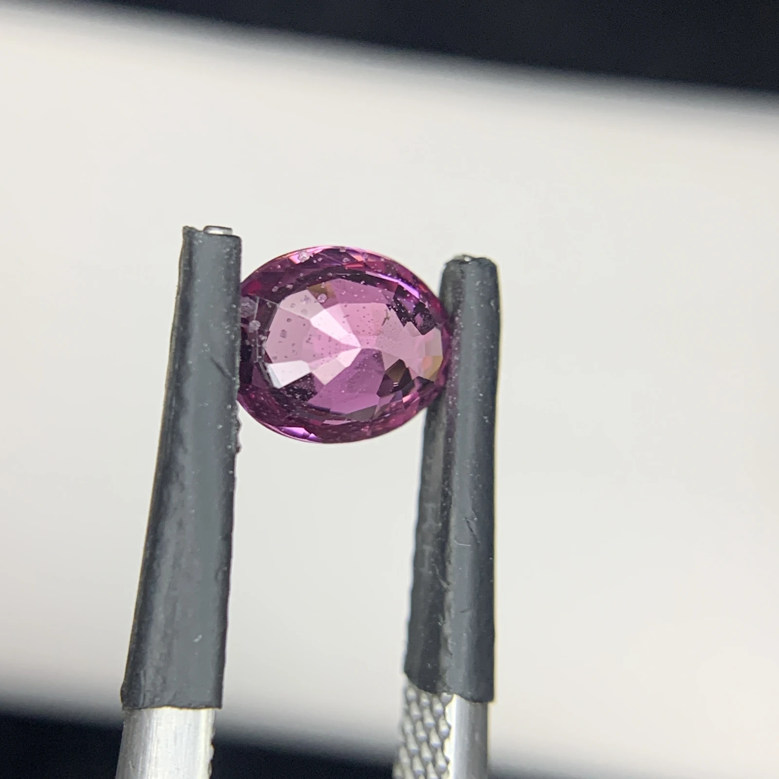 0.84 carat Natural Pink Kashmir Sapphire Oval Shape Loose Gemstone from Pakistan — view 5