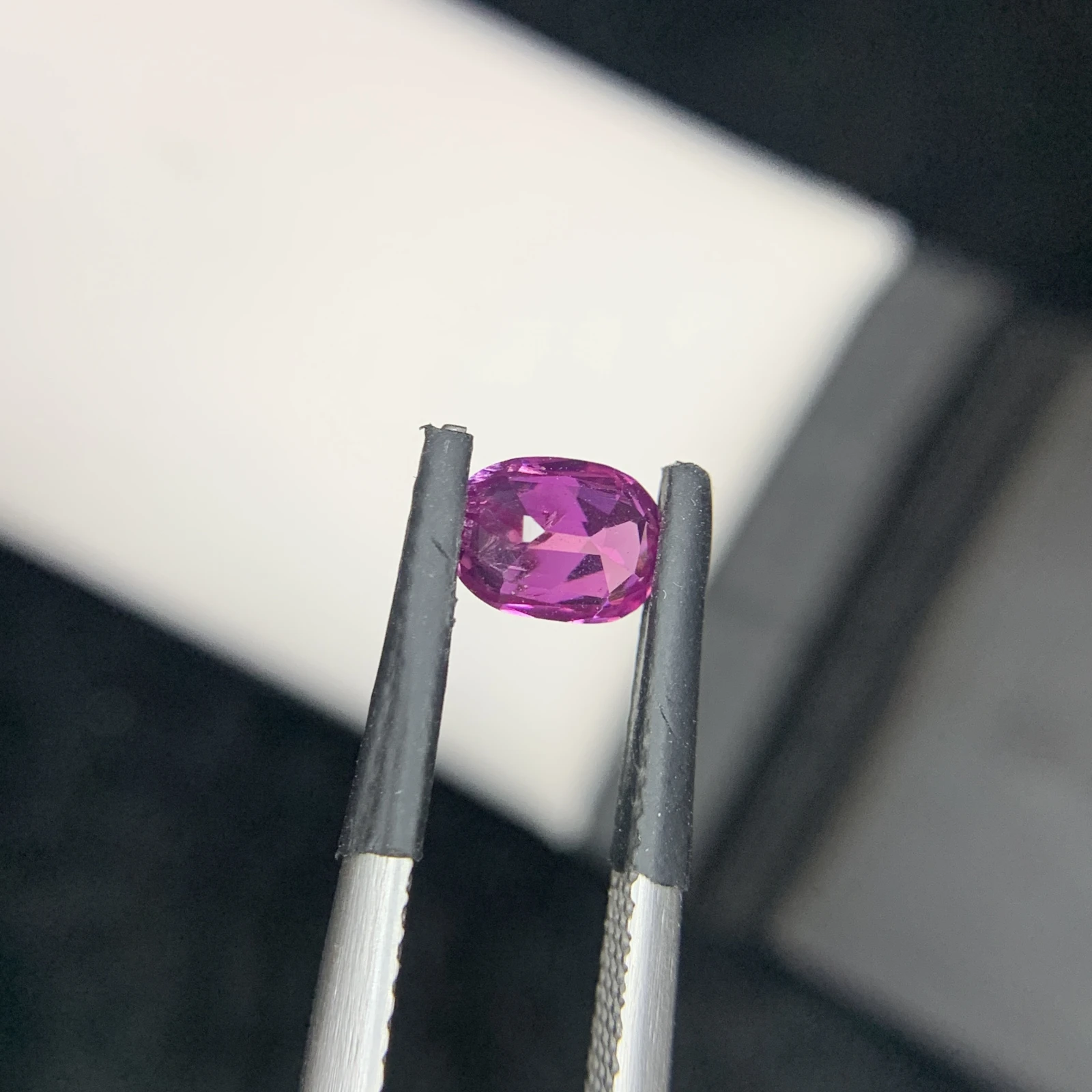 0.76 carat Natural Pink Kashmir Sapphire Cushion Shape Loose Gemstone from Pakistan — view 4