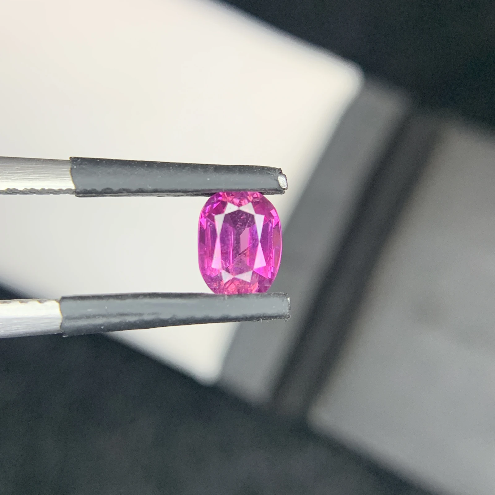 0.76 carat Natural Pink Kashmir Sapphire Cushion Shape Loose Gemstone from Pakistan — view 5