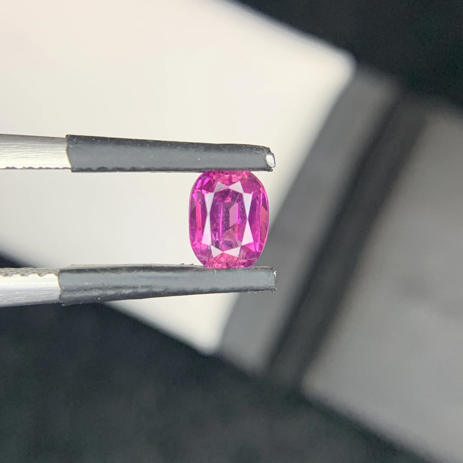 0.76 carat Natural Pink Kashmir Sapphire Cushion Shape Loose Gemstone from Pakistan — view 7