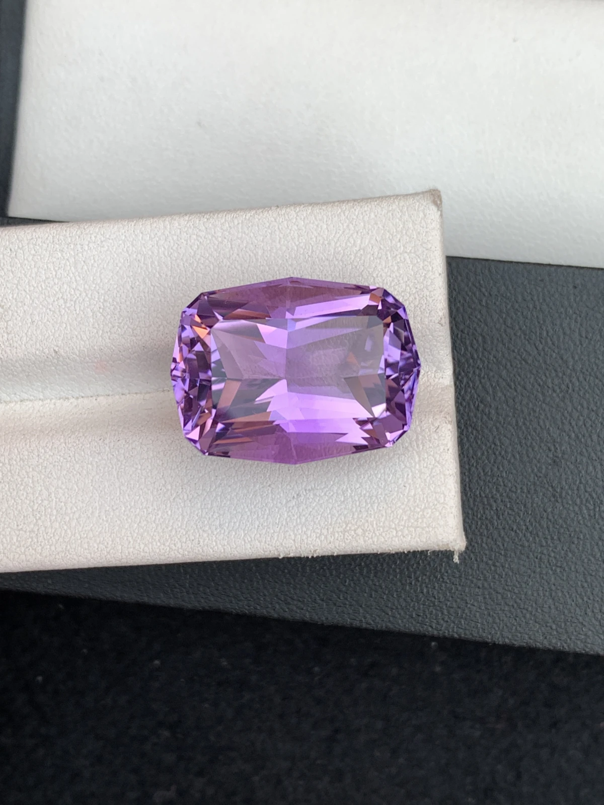 ICA GemLab Certified Natural 30.37 ct Natural Purple Amethyst Fancy Shape Loose Gemstone — view 4