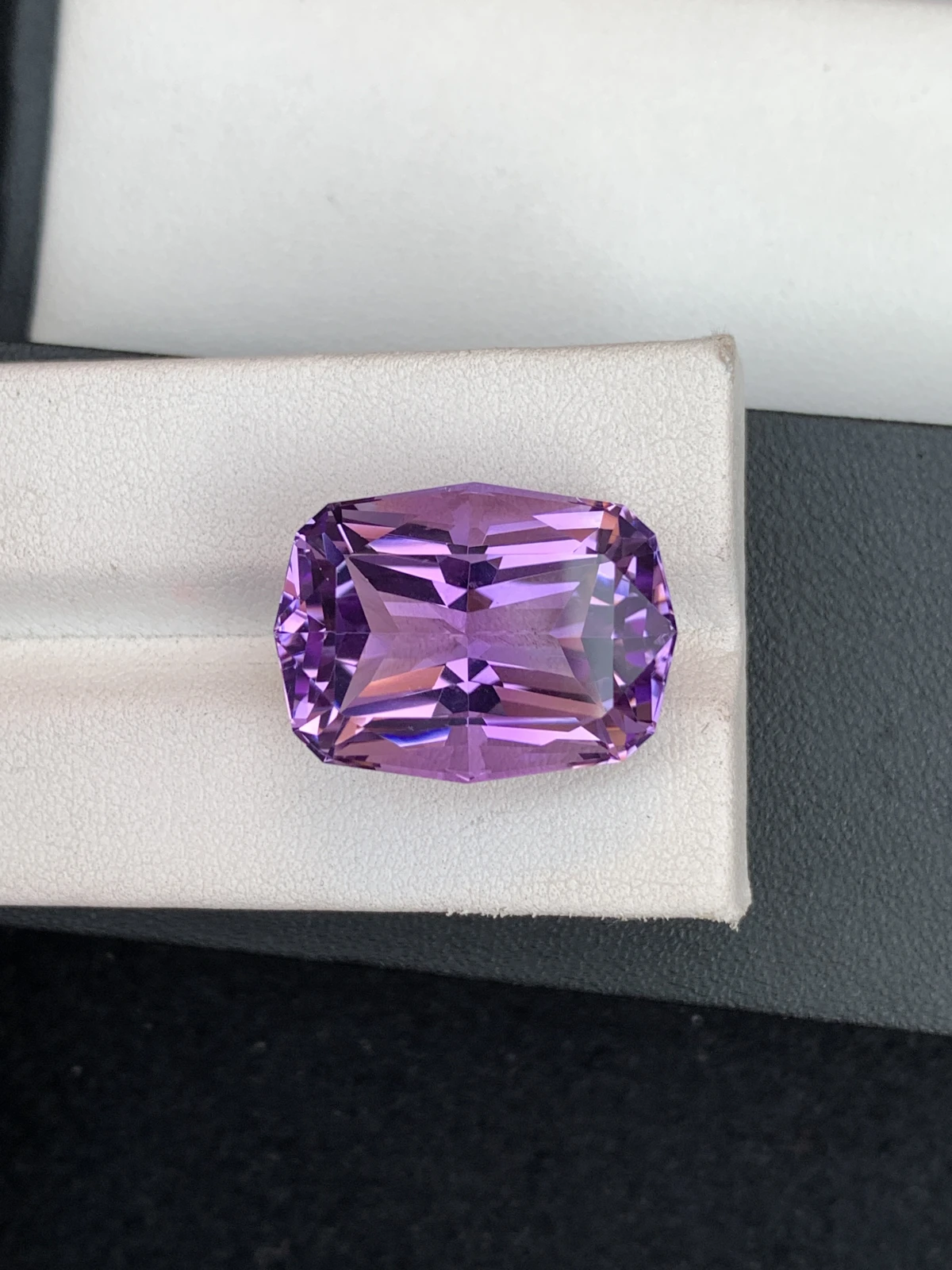 ICA GemLab Certified Natural 30.37 ct Natural Purple Amethyst Fancy Shape Loose Gemstone — view 8