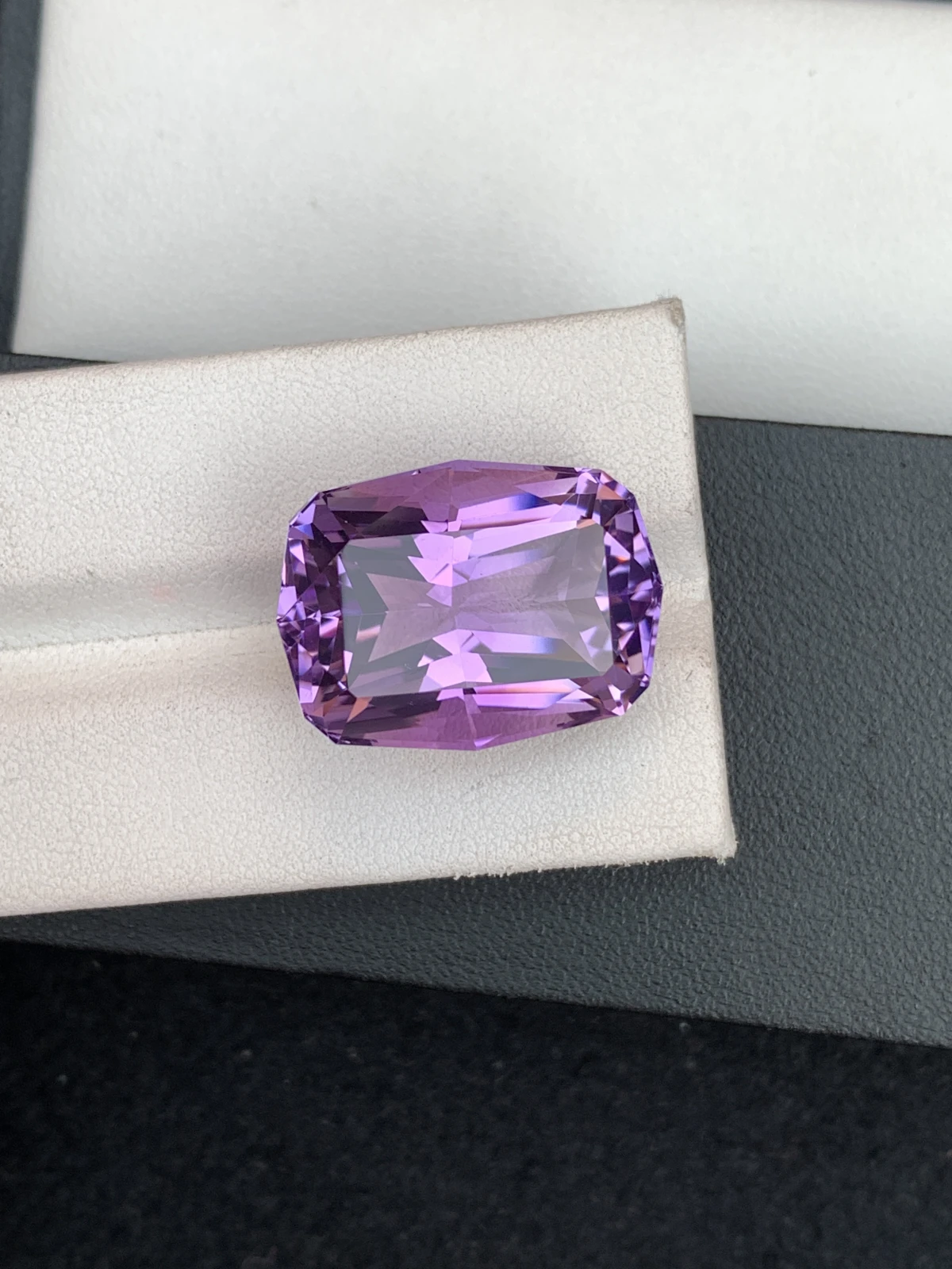 ICA GemLab Certified Natural 30.37 ct Natural Purple Amethyst Fancy Shape Loose Gemstone — view 10