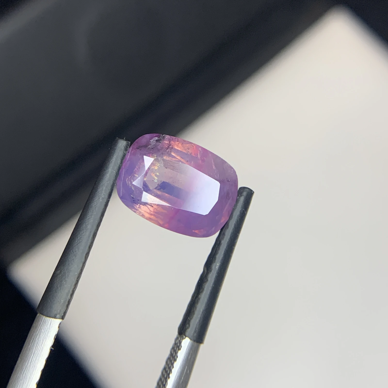 Natural Kashmir Sapphire 2.89 Carat Purple Color Cushion Shape Faceted Loose Gemstone — view 6