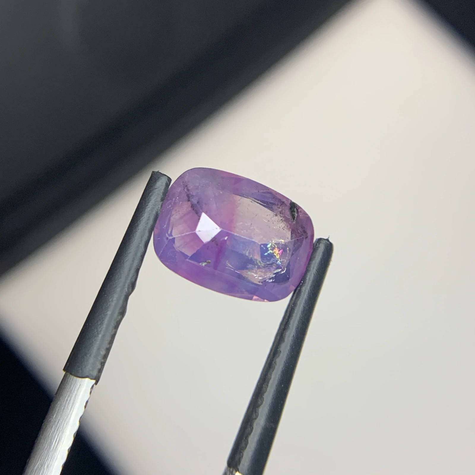 Natural Kashmir Sapphire 2.89 Carat Purple Color Cushion Shape Faceted Loose Gemstone — view 7