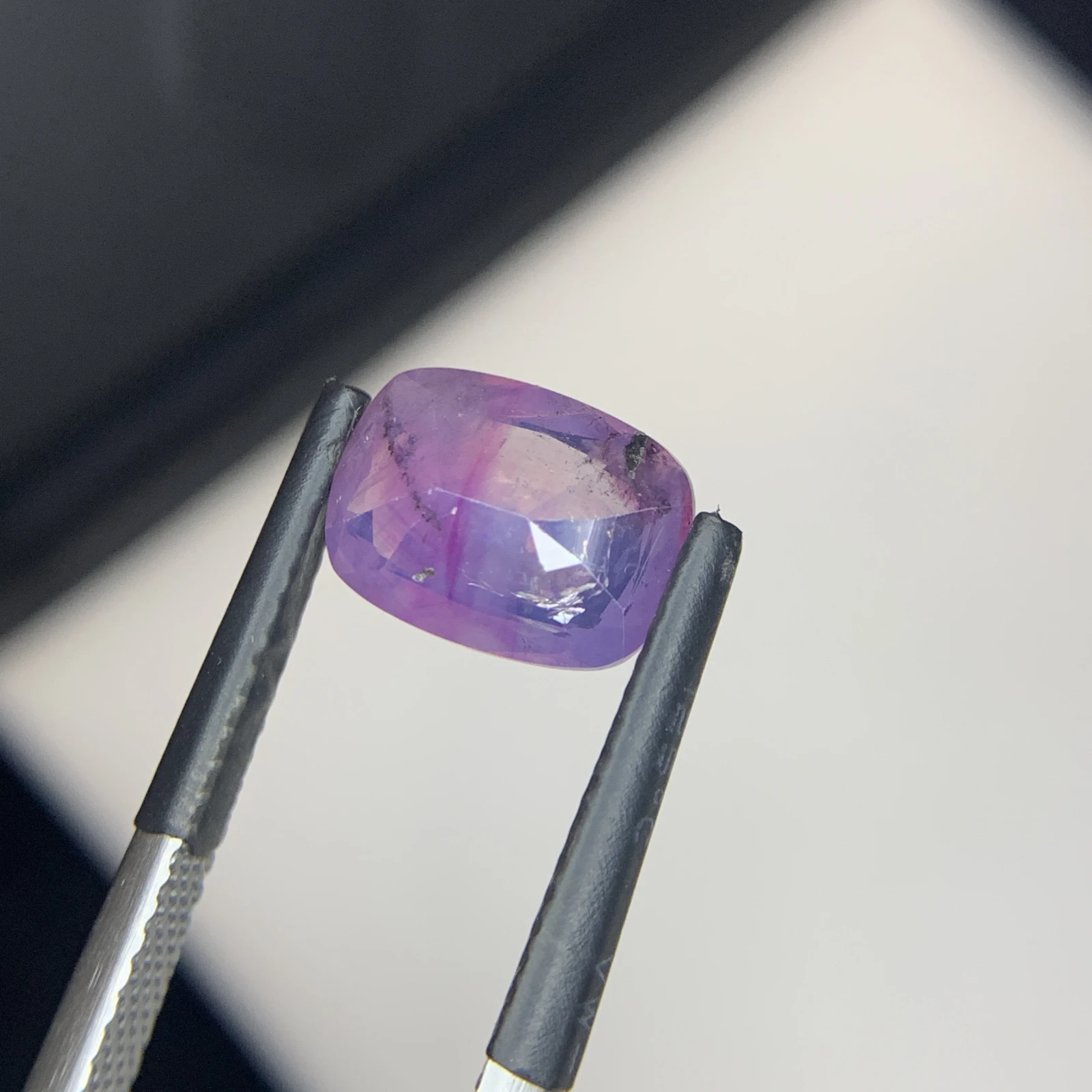 Natural Kashmir Sapphire 2.89 Carat Purple Color Cushion Shape Faceted Loose Gemstone — view 8