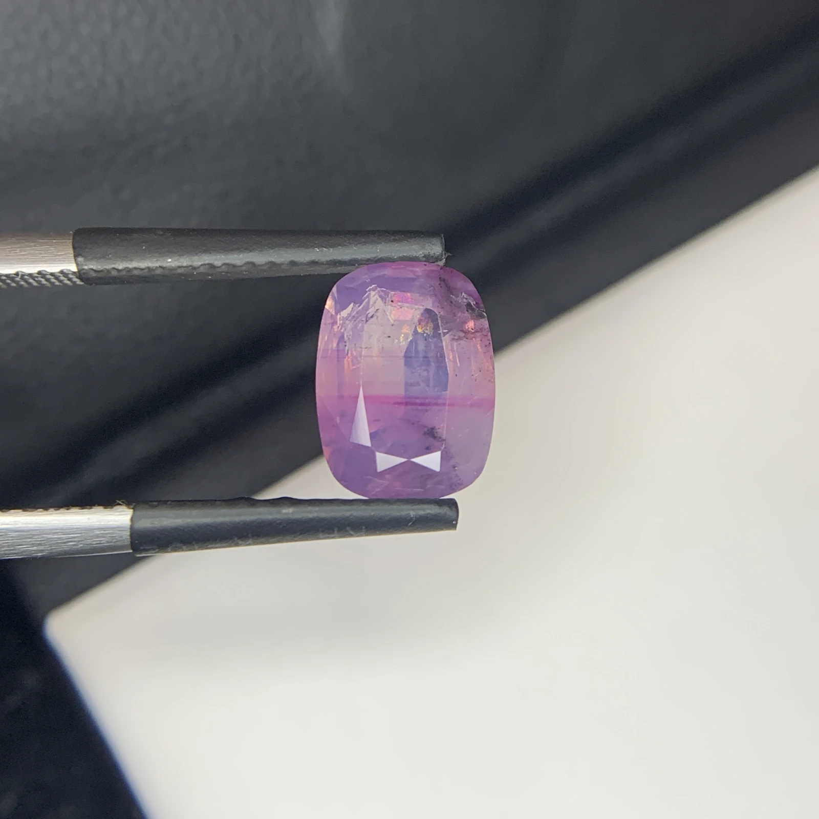 Natural Kashmir Sapphire 2.89 Carat Purple Color Cushion Shape Faceted Loose Gemstone — view 9