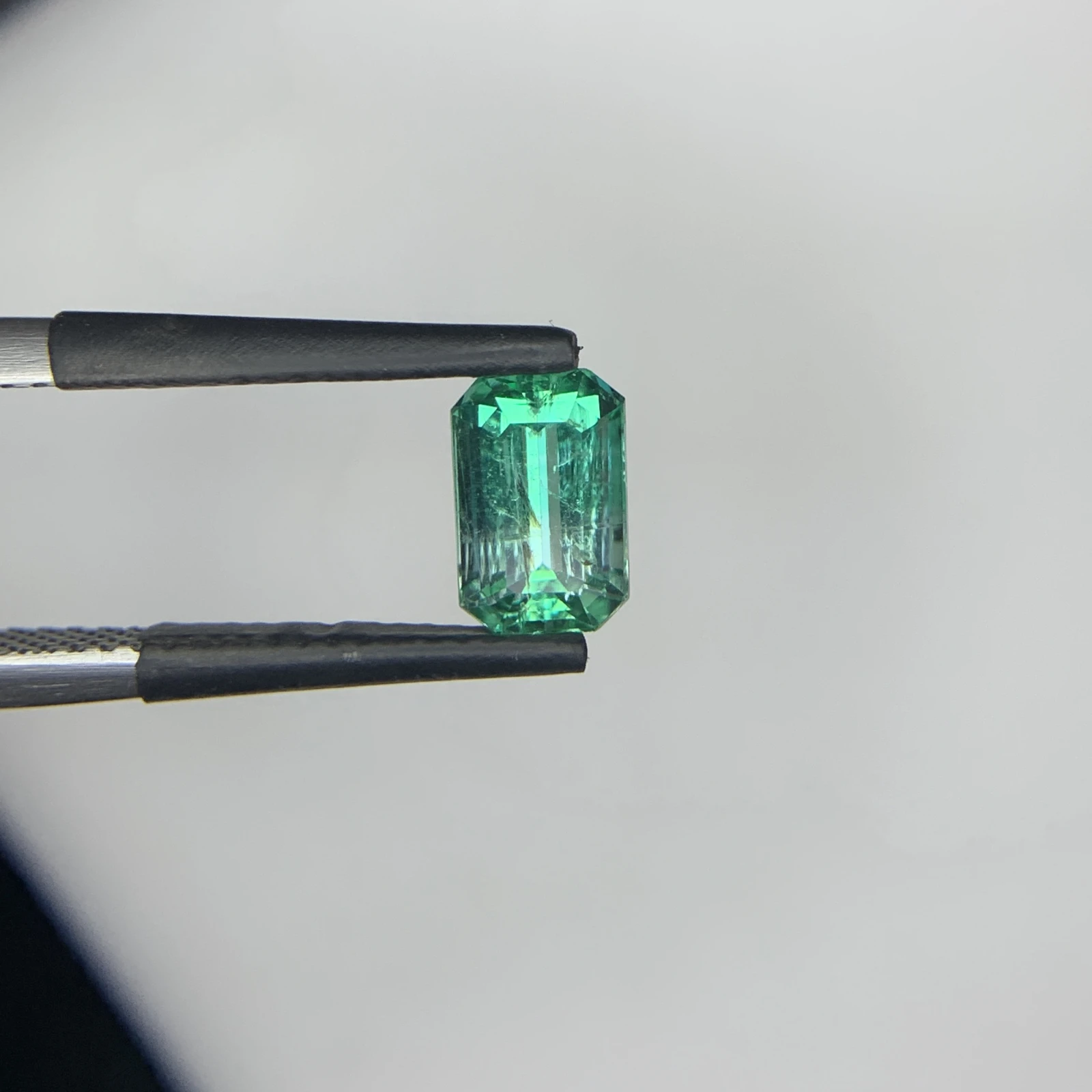 Natural Green Emerald 1.29 Carat Emerald Shape Faceted Loose Gemstone — view 6